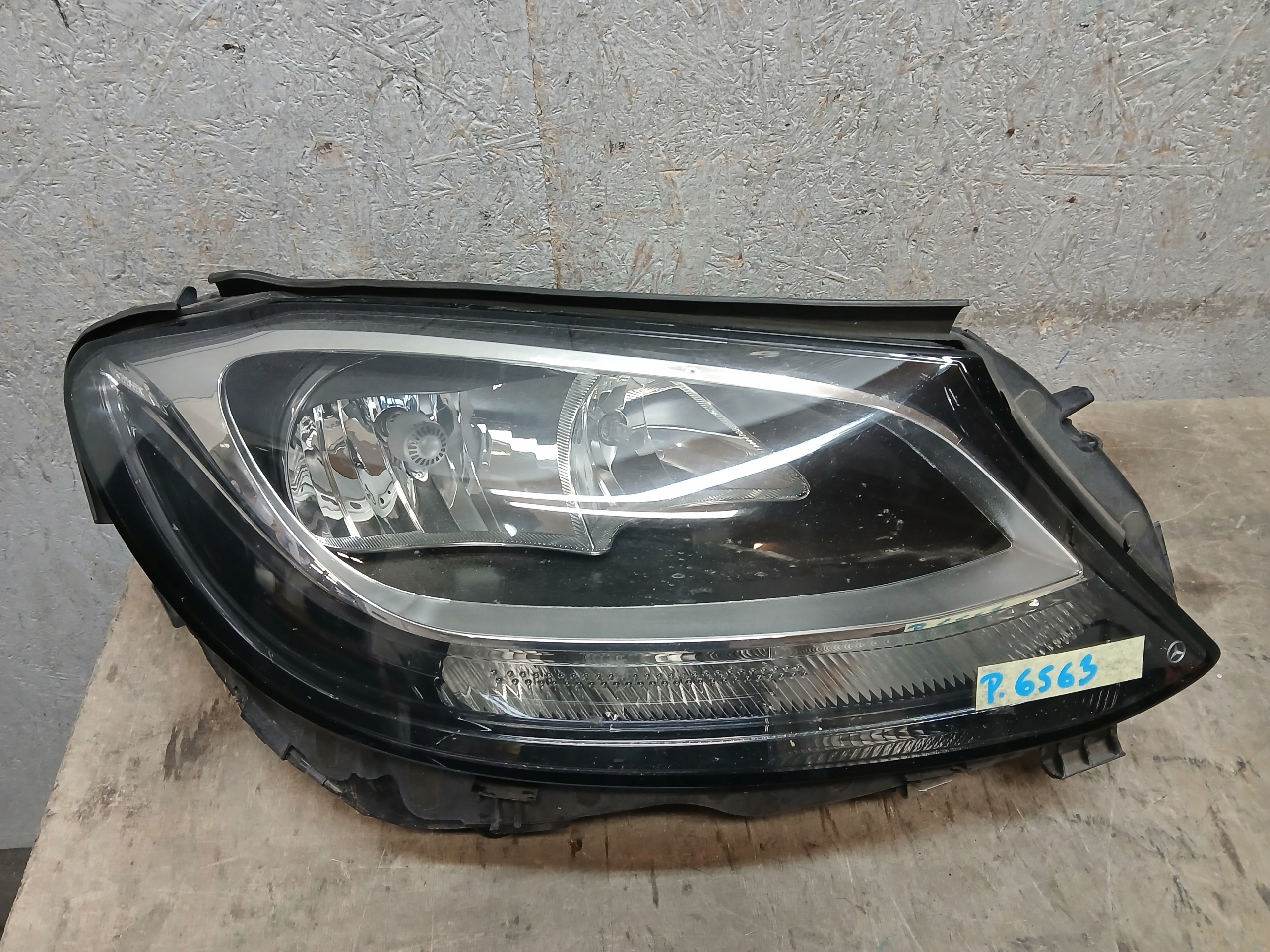 Licht vorne rechts oder links MERCEDES C KLASA W205 A2059066402 A2059066502