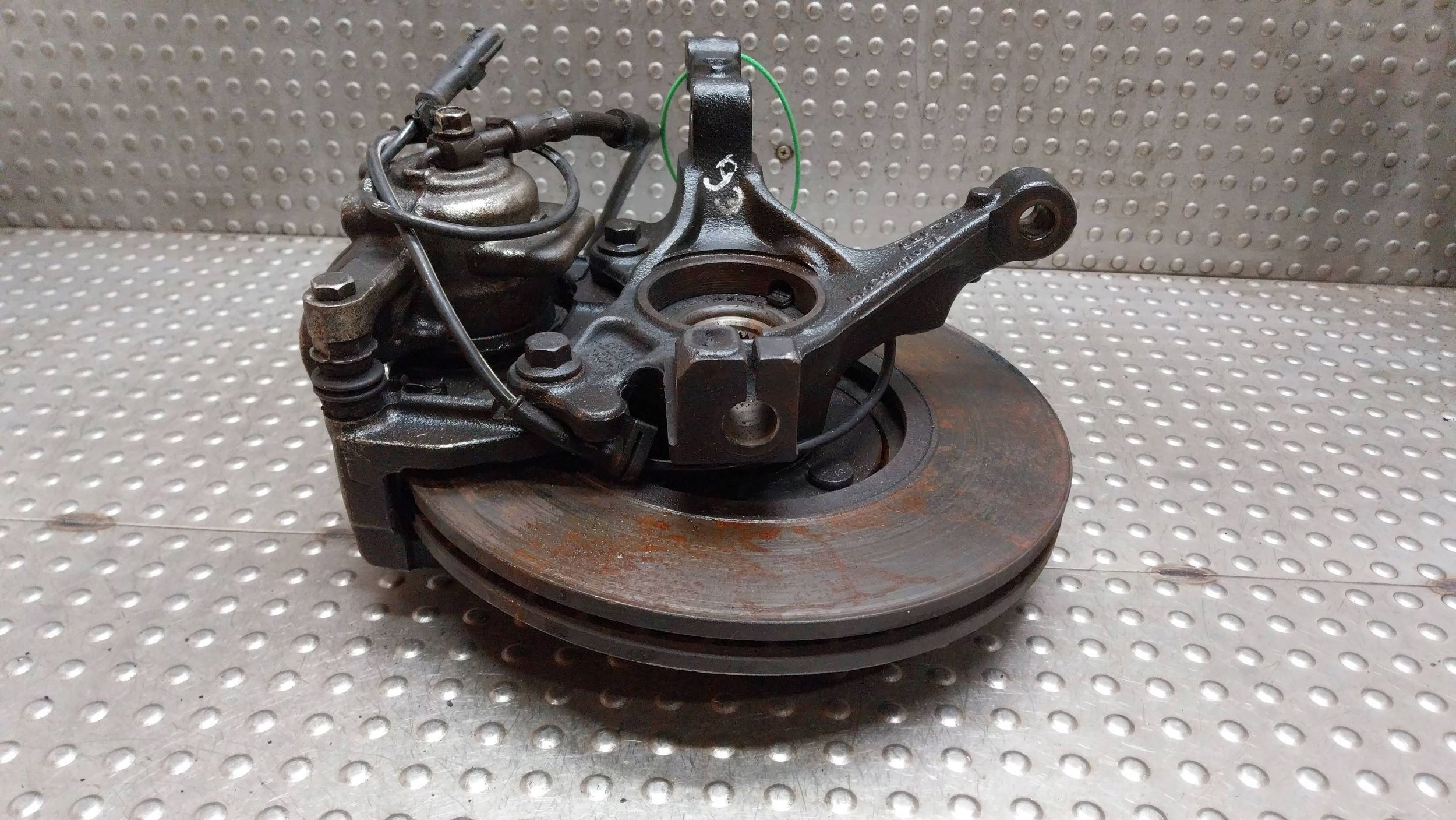 swing right front AY1C-3K170-BA FORD FIESTA MK7 LIFT B-MAX