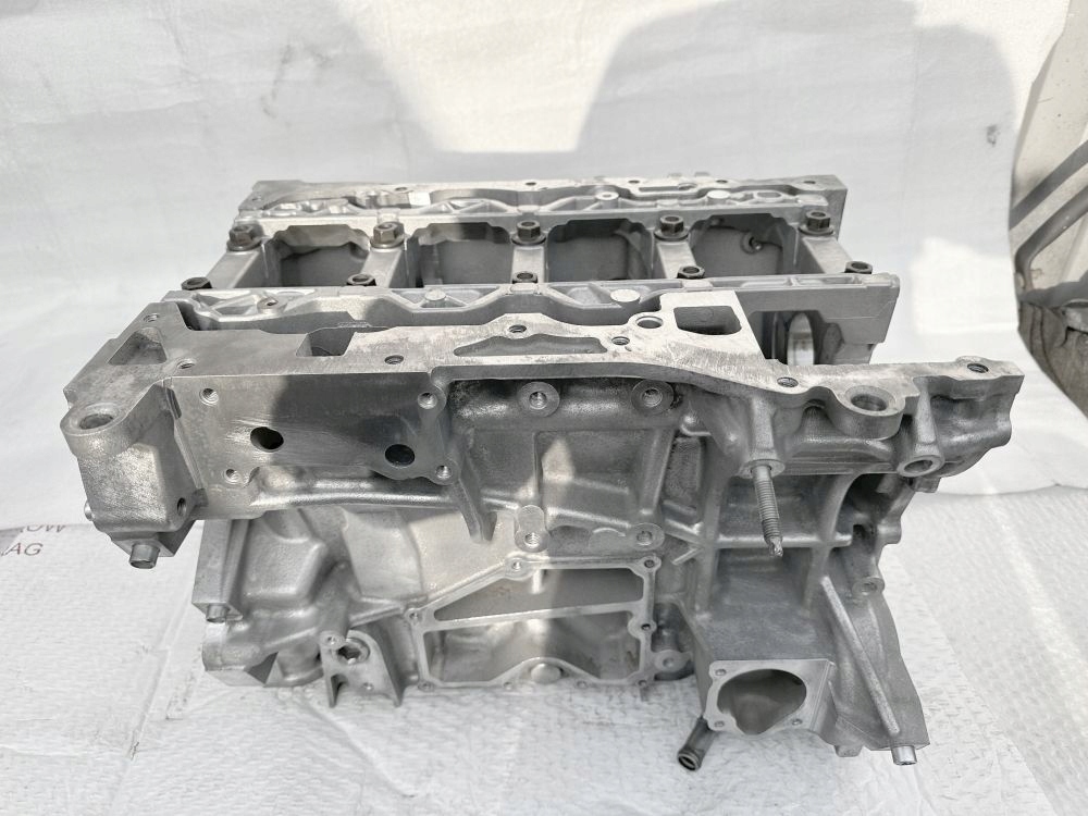 JAGUAR LAND ROVER EcoBoost 2.0 204PT LU3H RFAG9E-6015-AB BLOK SILNIKA Typ samochodu 4x4/SUV Samochody osobowe