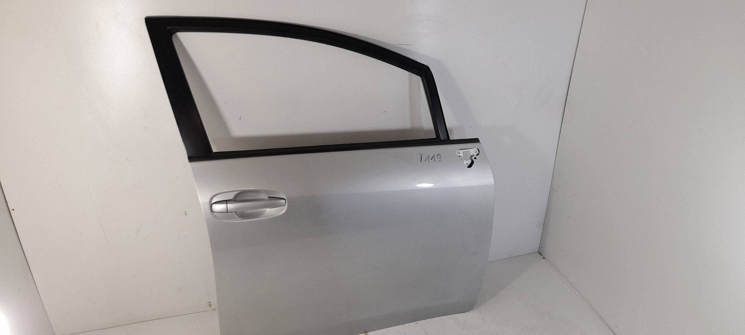 Toyota Verso door front right (T119)