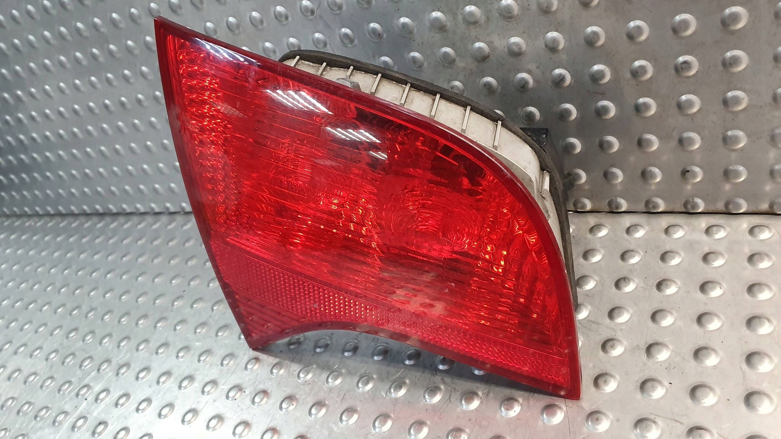 light rear part left to the bonnet AUDI A4 B7 KOMBI 8E9945093 04
