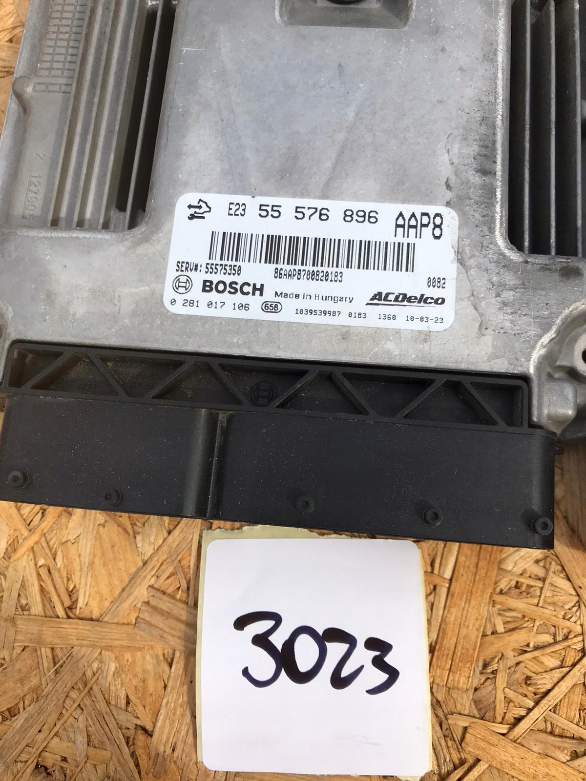 control unit of the engine OPEL ASTRA J 55576896