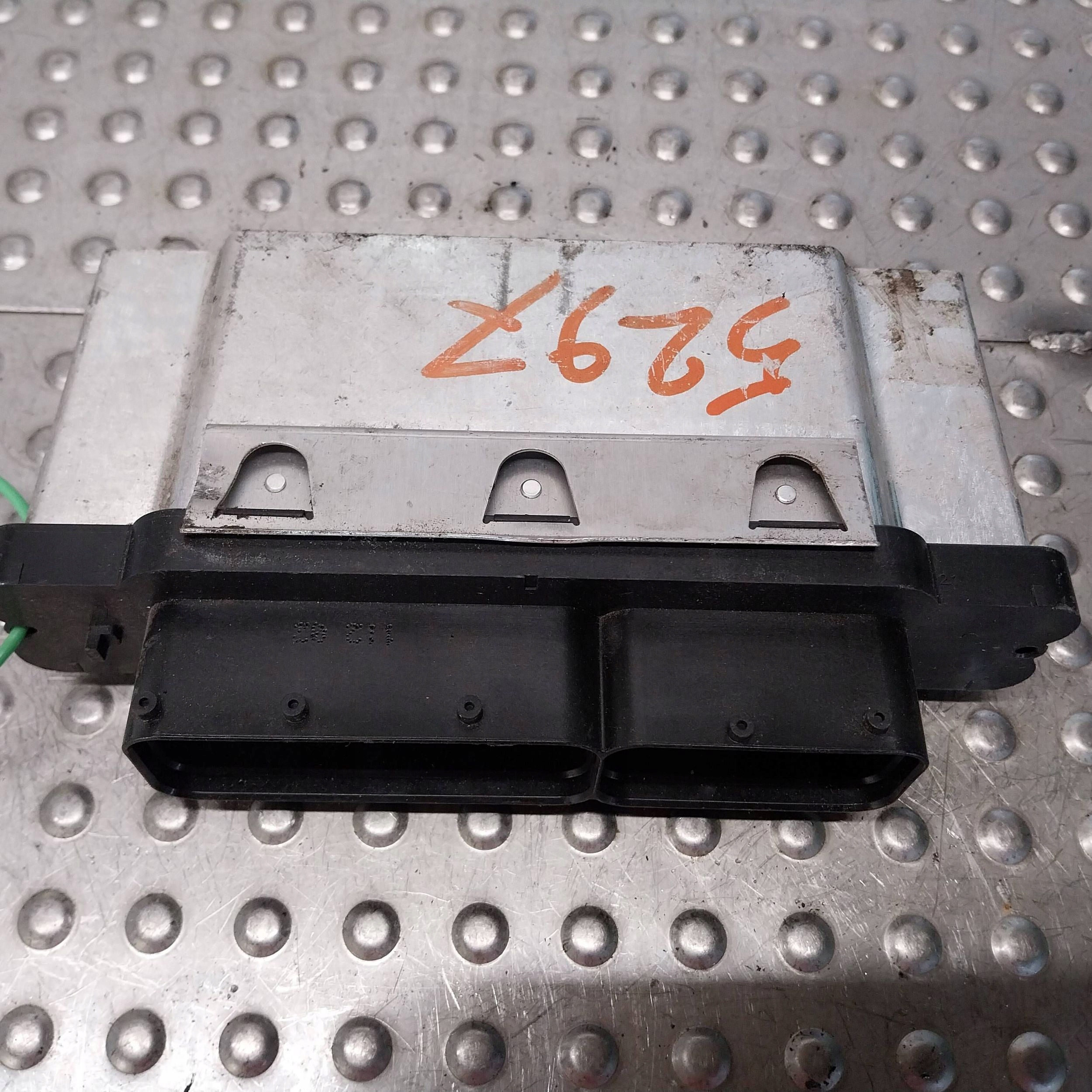 computer control unit of the engine 04E907309CB VW POLO V 6R FABIA III 1.0 MPI