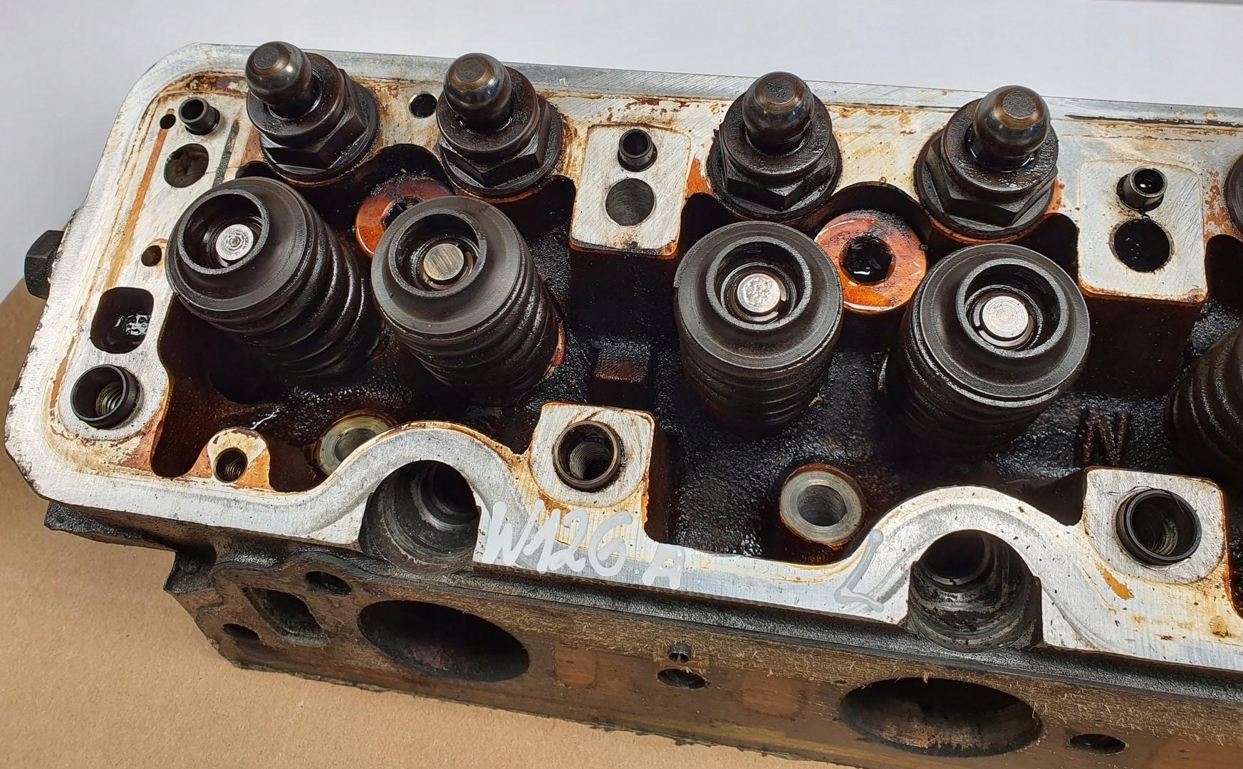 GŁOWICA SILNIKA MERCEDES W126 3.8 V8 R1160163401 Numer katalogowy części R1160163401