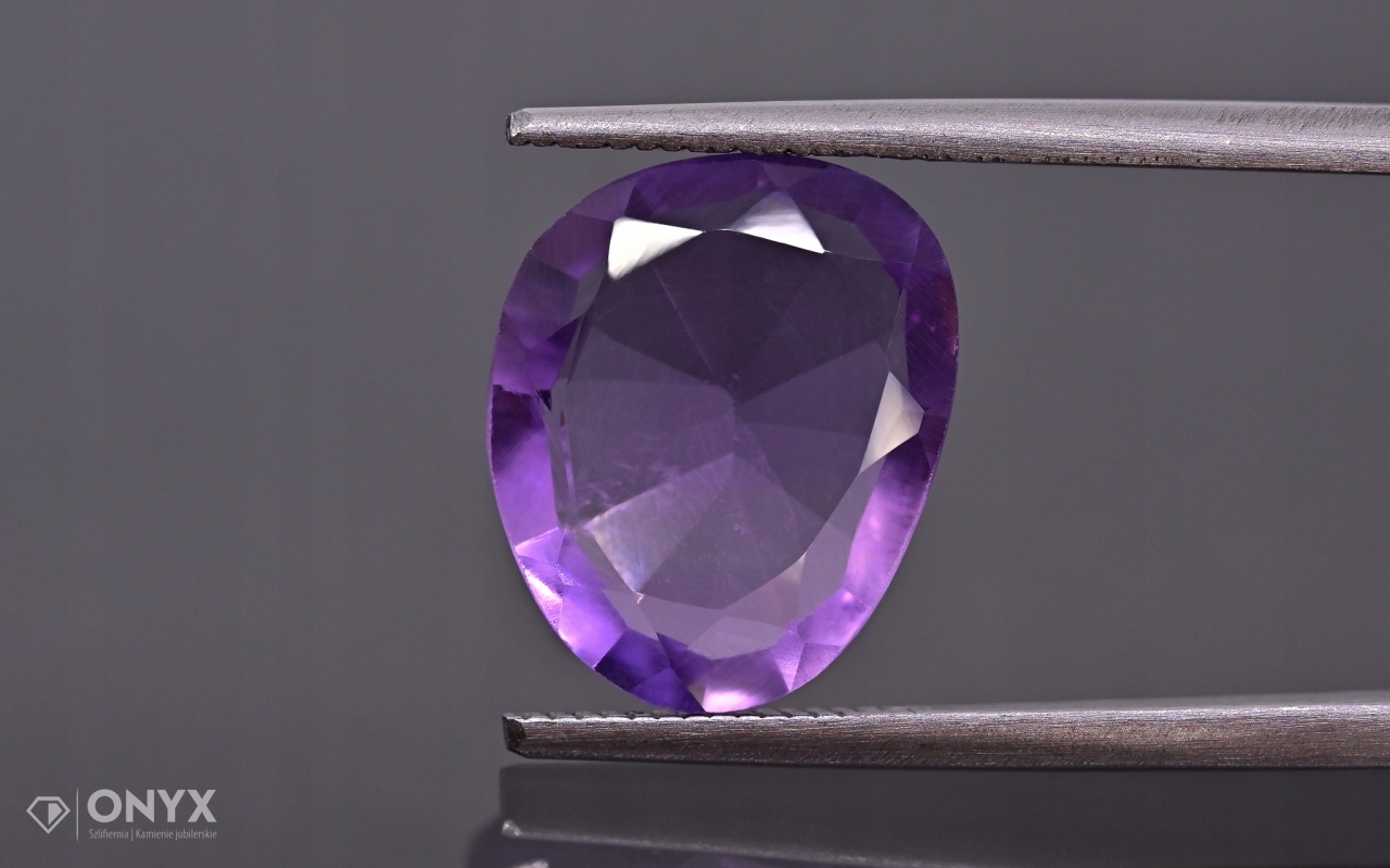 Ametyst fazetovaný nepravidelný 13x11 mm