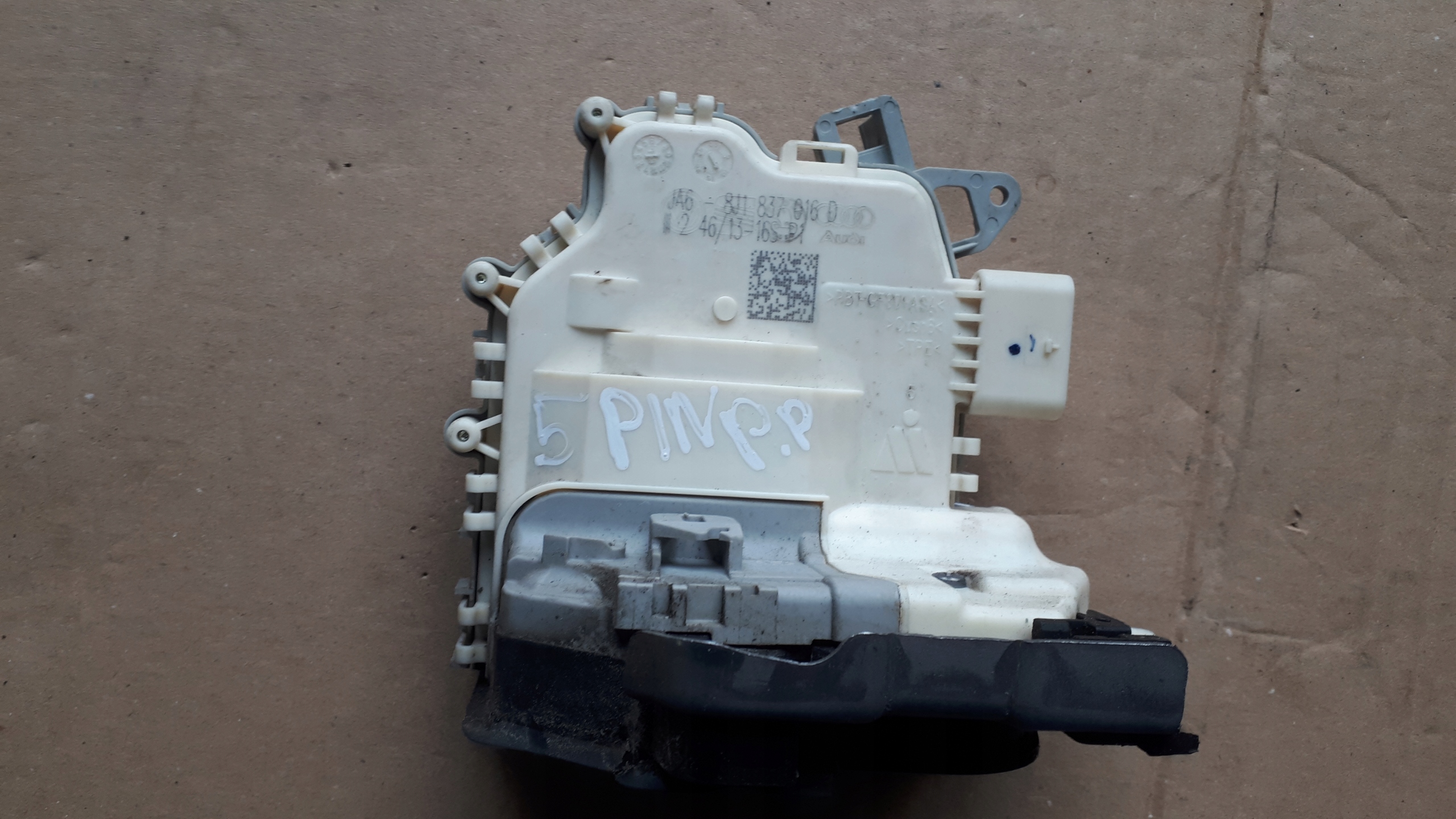 S4 B8 LIFT A4 lock door right front 5PIN A5 Q5