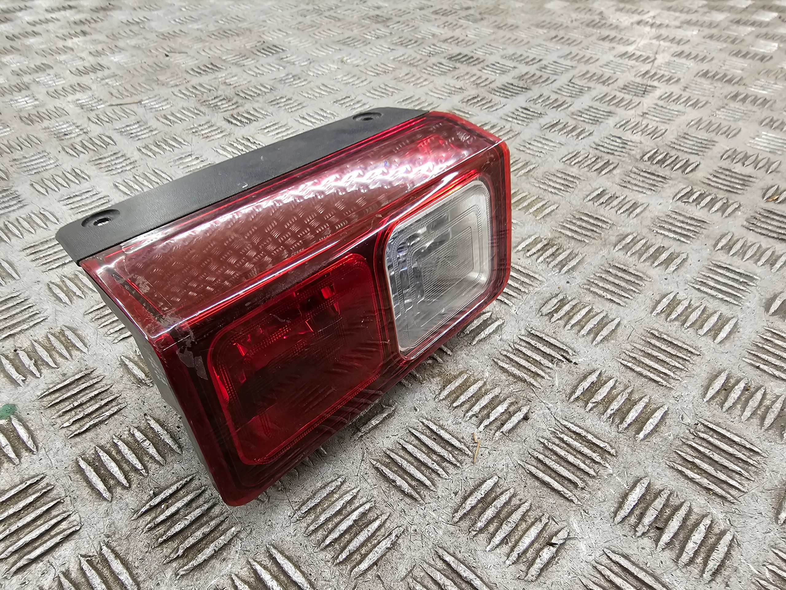 RENAULT TRAFIC III VIVARO B light rear part right lower rear 265598103R