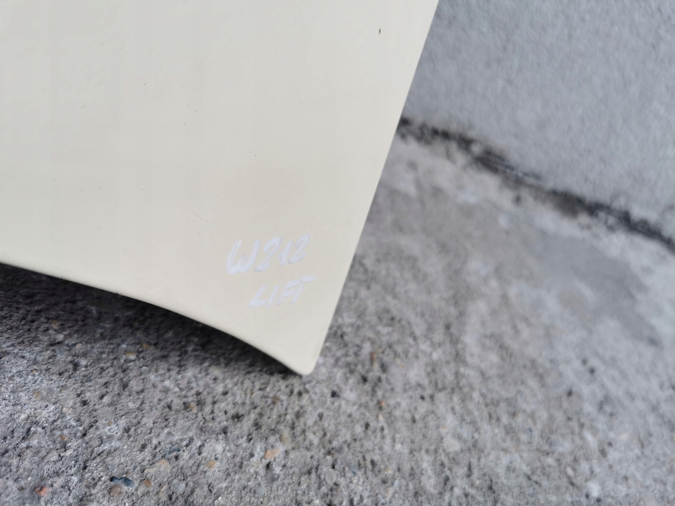 fender left front MERCEDES E-KLASA W212 LIFT