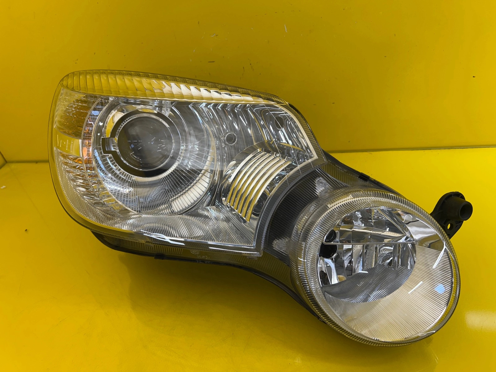 light right front Skoda Yeti 5L Xenon 5L1941016B