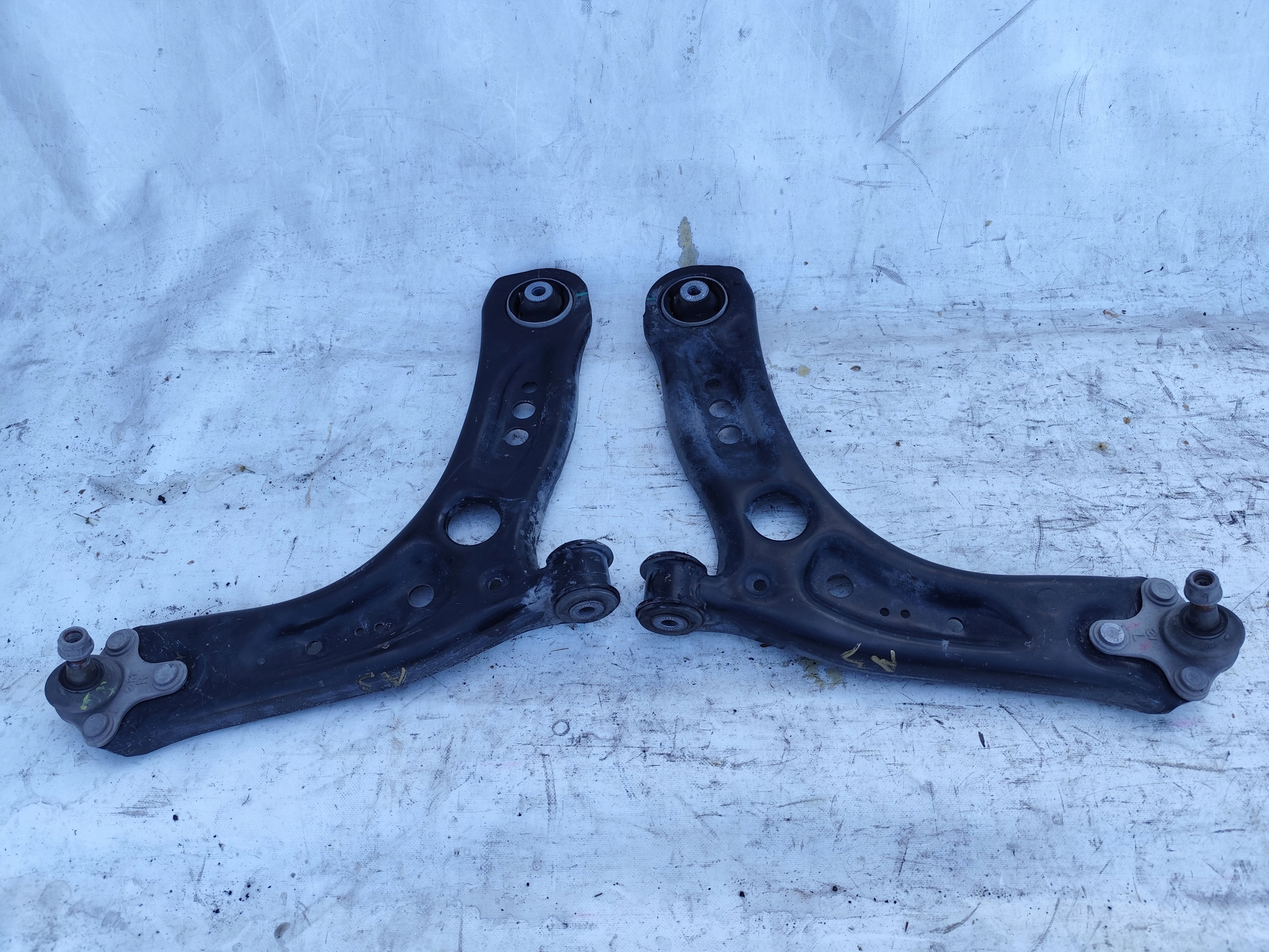 AUDI A3 8V Querlenker links