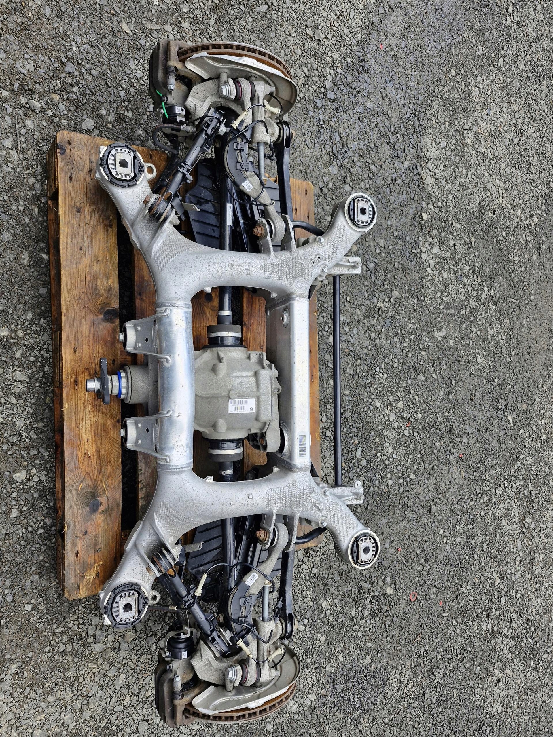 BMW G11 730D sususpension rear part rear. complete subframe swings diff