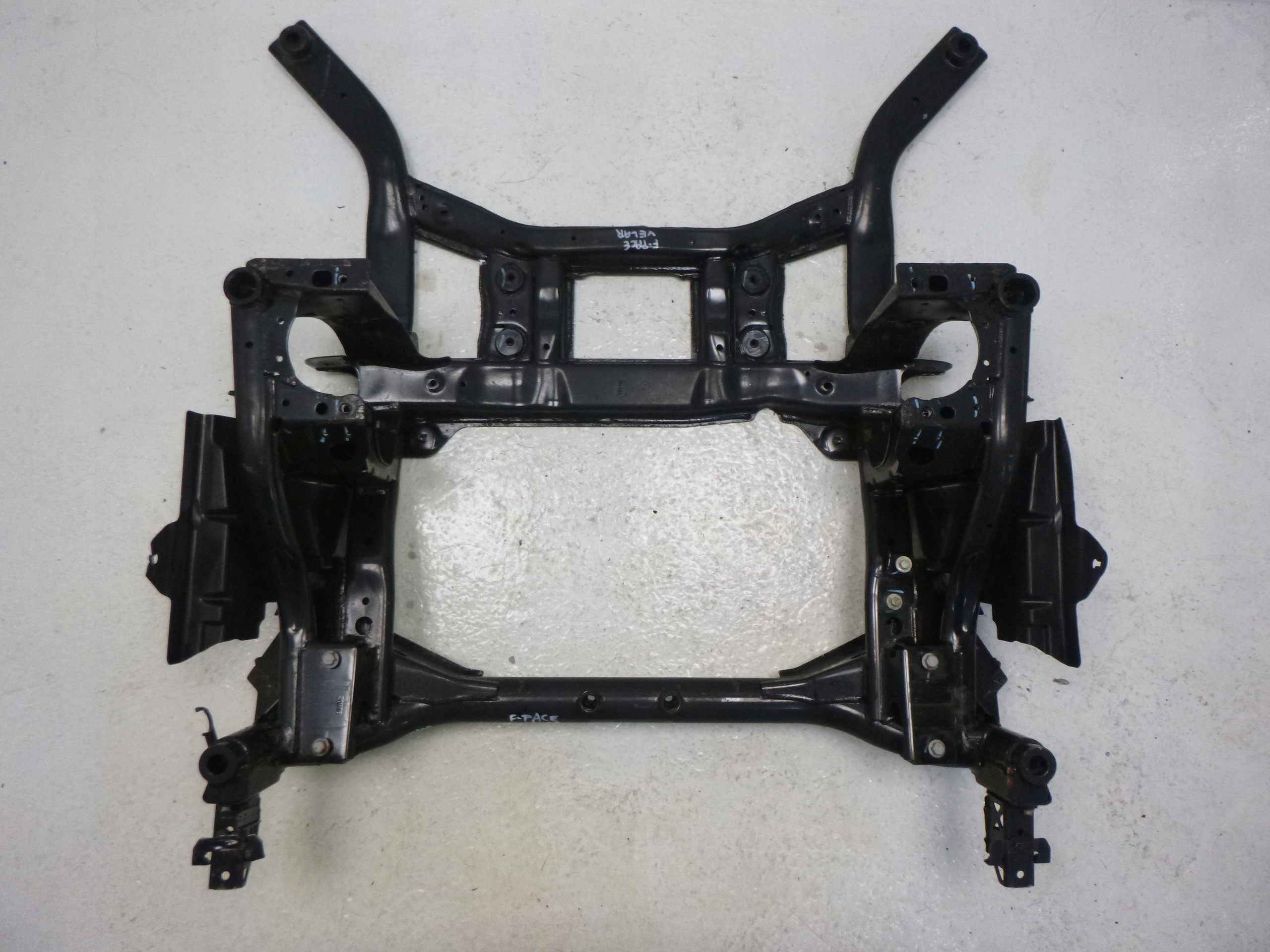 JAGUAR F-PACE X761 axle beam subframe axle beam front