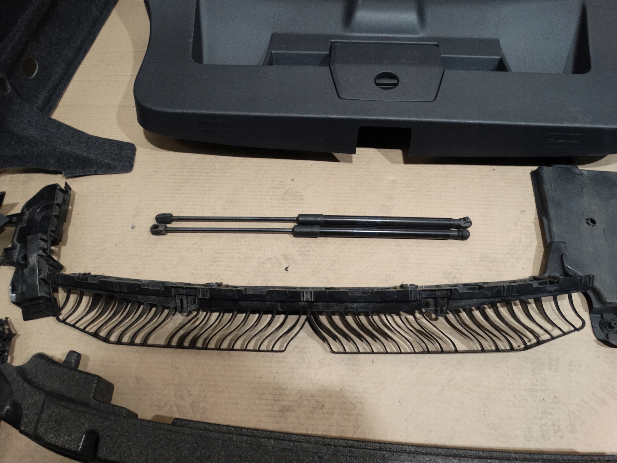 IDEAL KPL. inner boot VW POLO VI 1