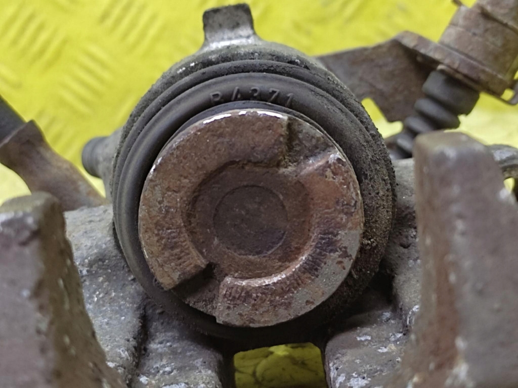 VW BORA 1.9 TDI caliper brake right rear part