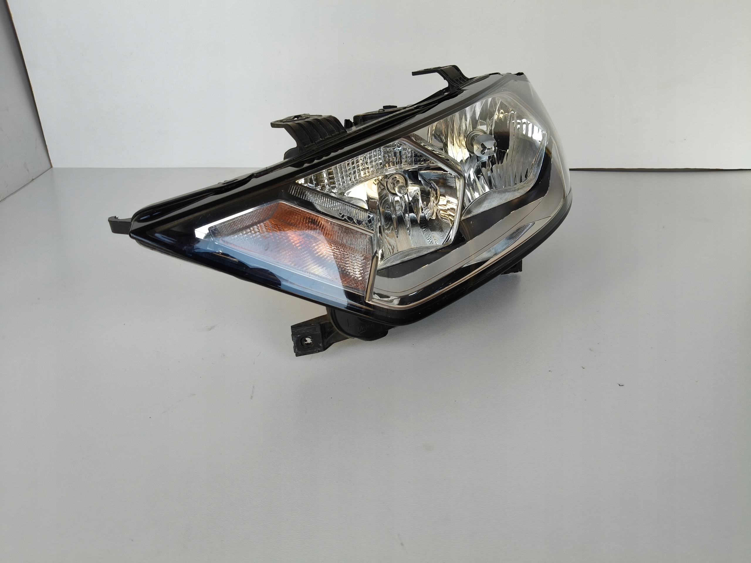 Feux phare Gauche REFLEKTOR AUDI A1 II 82A 18