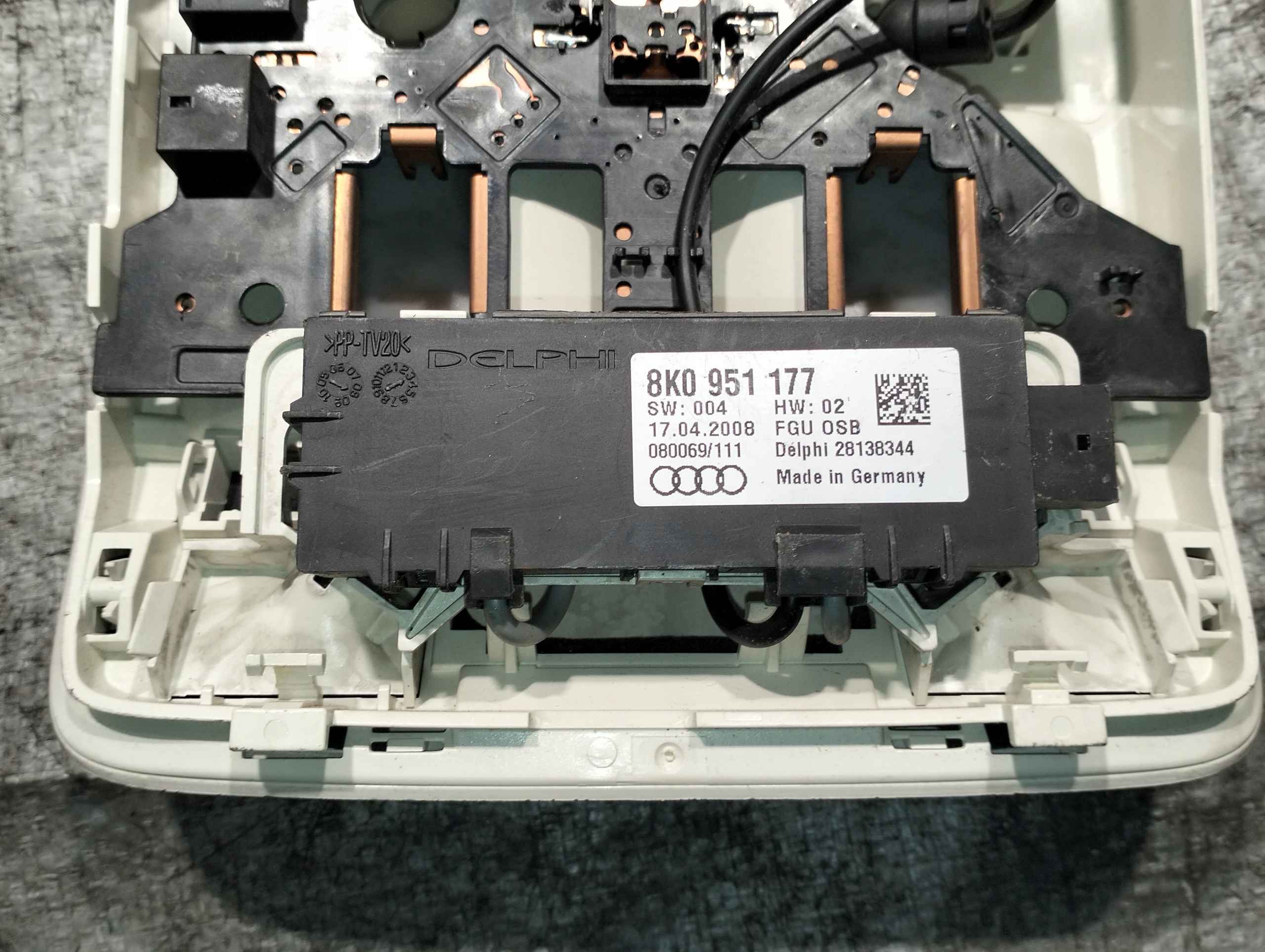 AUDI A4 B8 2007-2015 FANALE CIELO INTERNO 8T0947135B
