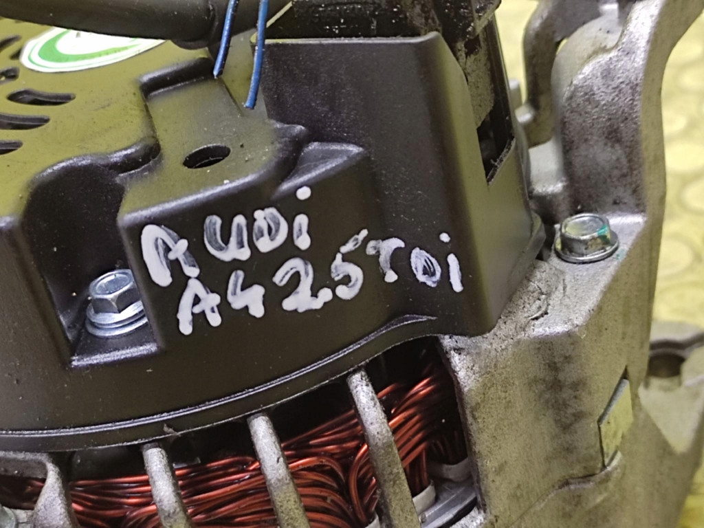 AUDI A4 B7 2.5 TDI alternator A3262