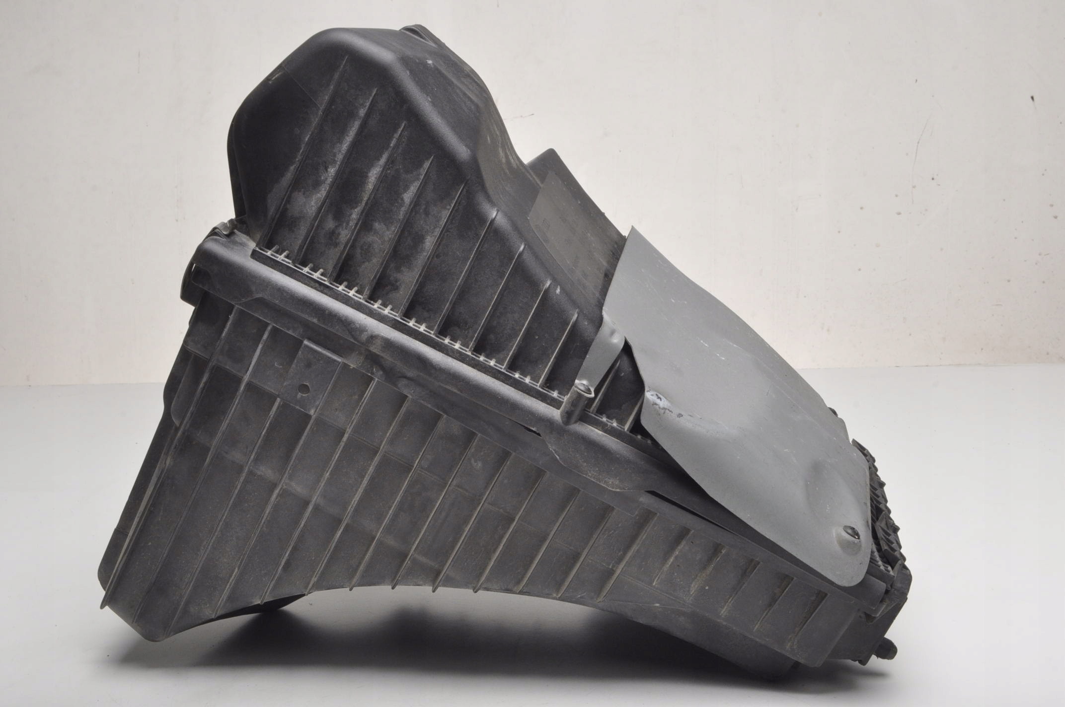 AUDI Q7 4.2 КОРПУС ФІЛЬТРА POWIETRZAl8128607c