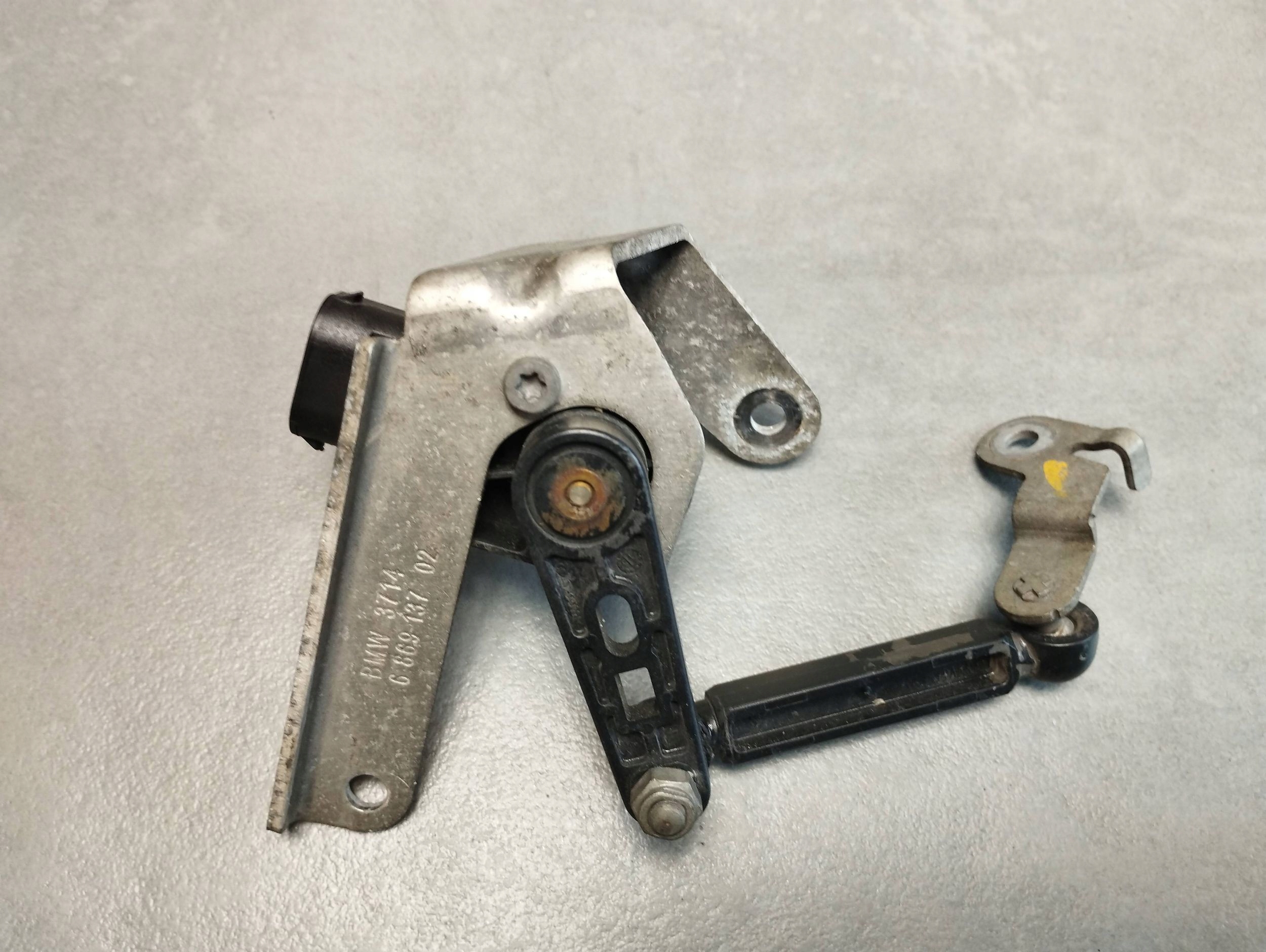 BMW 7 G11 Sensor POZIOMOWANIA lichte 6869137
