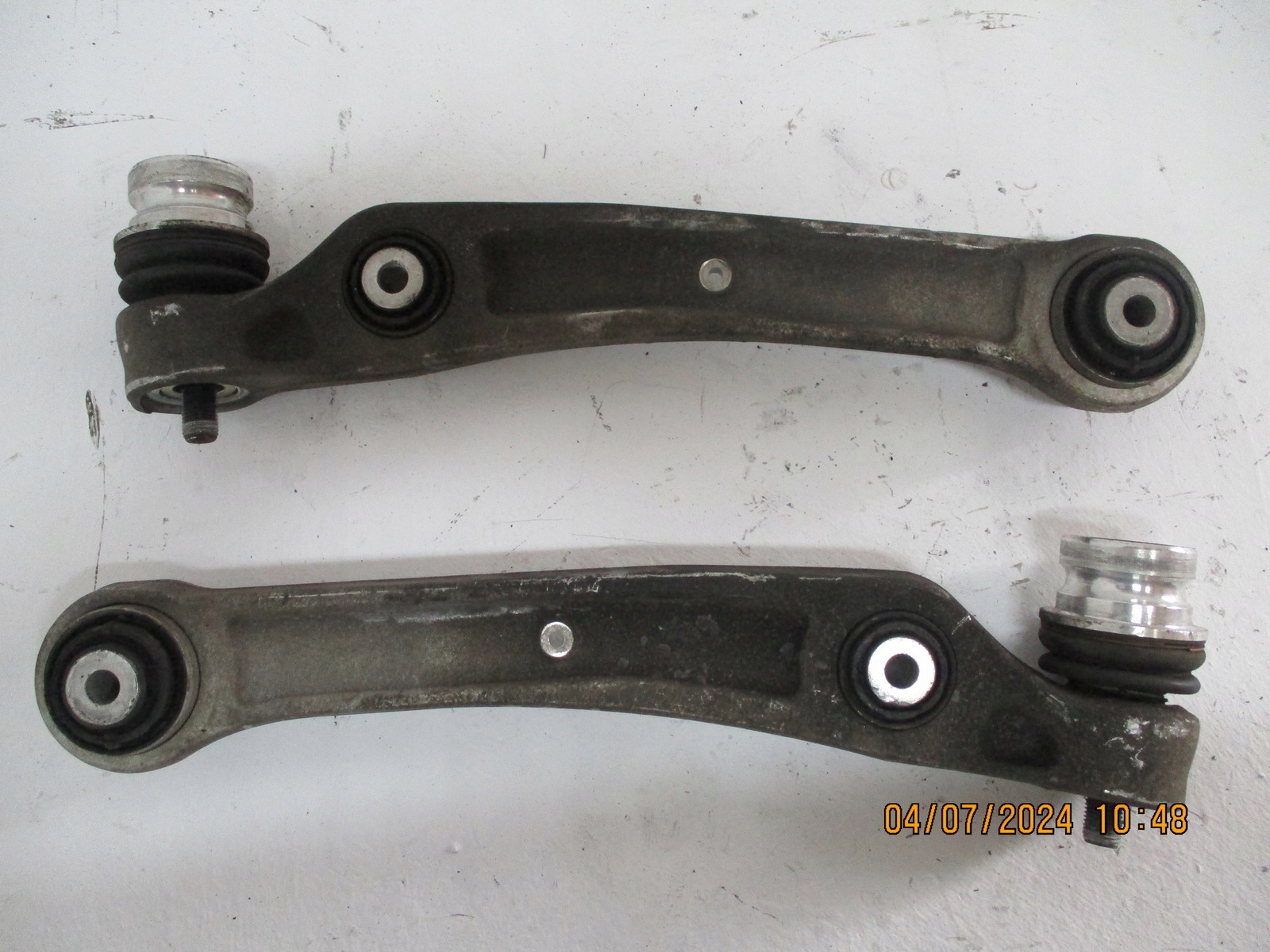 arm front AUDI Q7 4M0 left 3.0 TDI 4M0407155E
