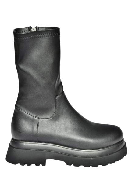 Černé Dámské Kotníkové Boty Na Silné Podrážce Z Hladké Kůže Vel. 38 U1B