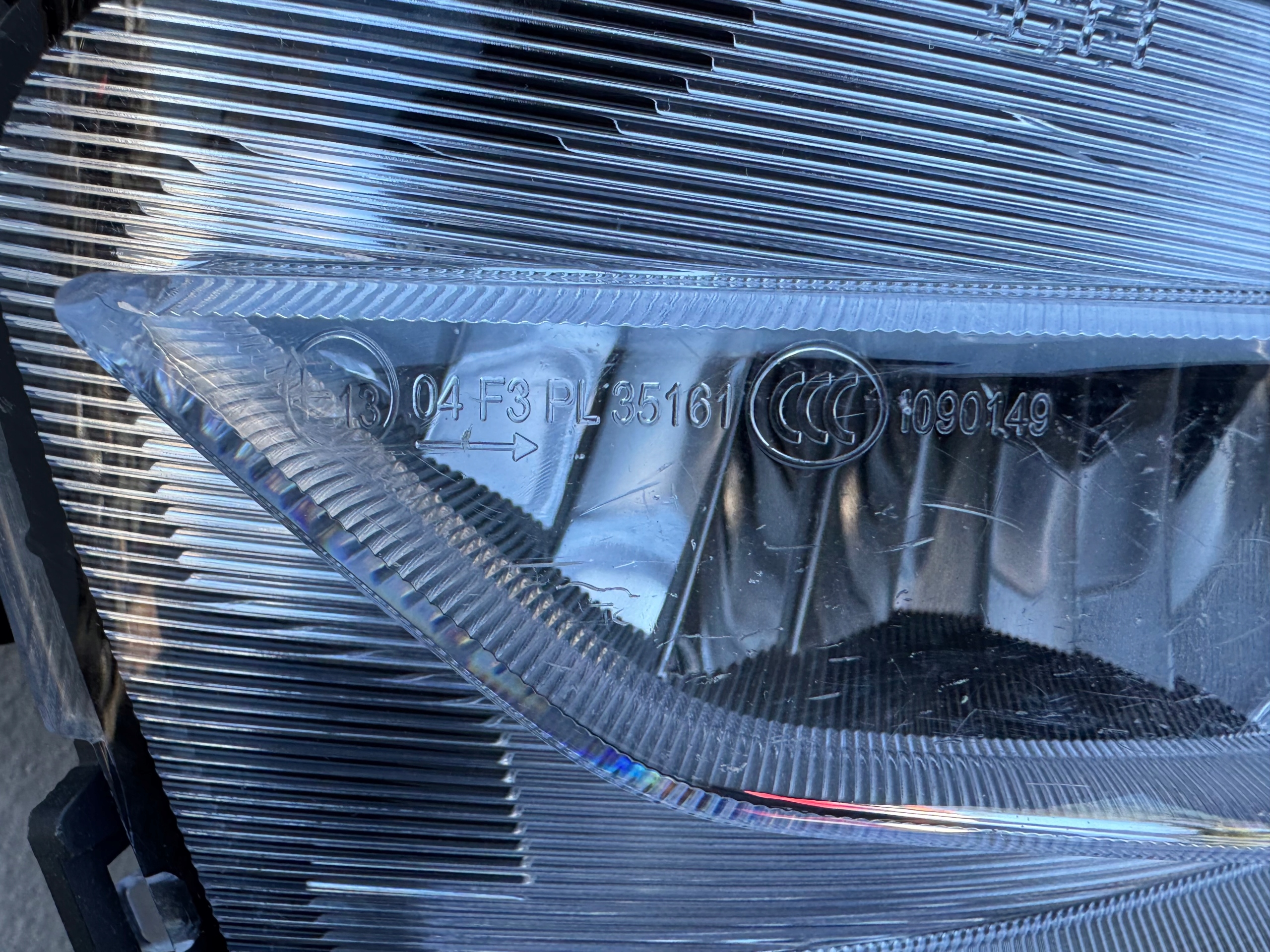 KORANDO IV 4 19R- галоген левая перед левый передний