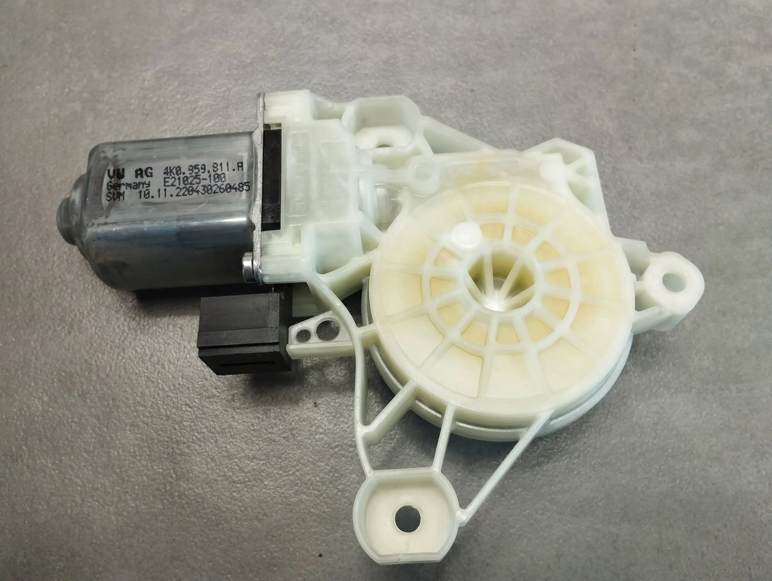 Audi Q4 e-tron Micro moteur Vitres 4K0959811A