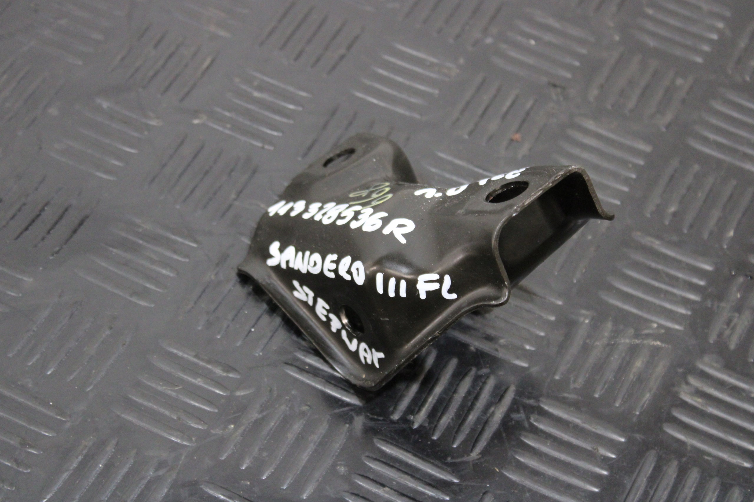 Support Support plaque Moteur DACIA SANDERO STEPWAY III 3 1,0TCE 113328536R