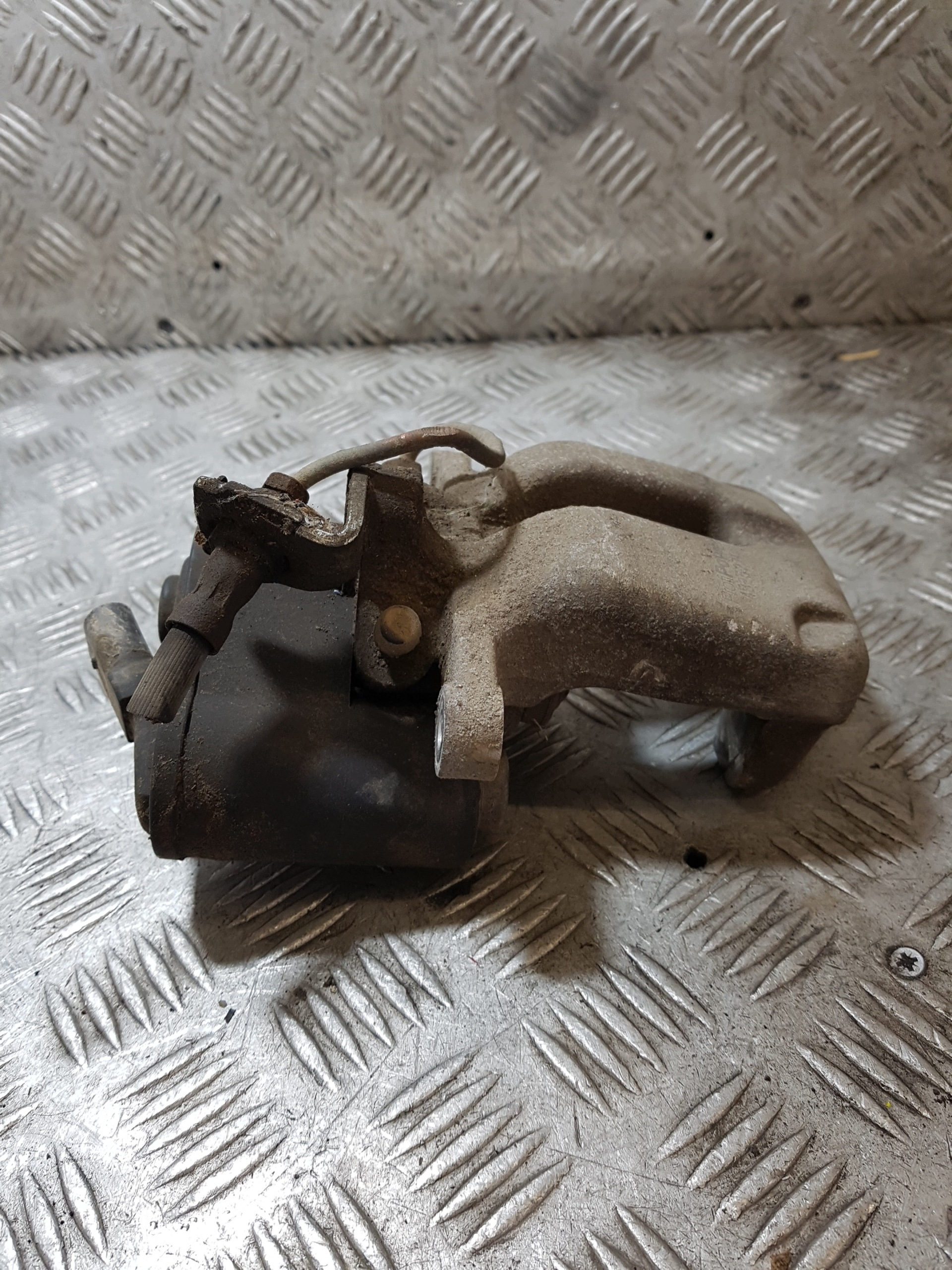 caliper brake right rear part rear electrical VOLKSWAGEN PASSAT B6