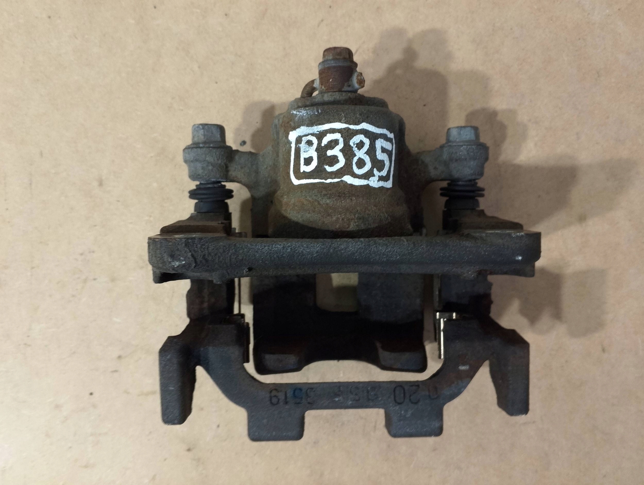 Infiniti Q50 caliper brake rear left (B385)
