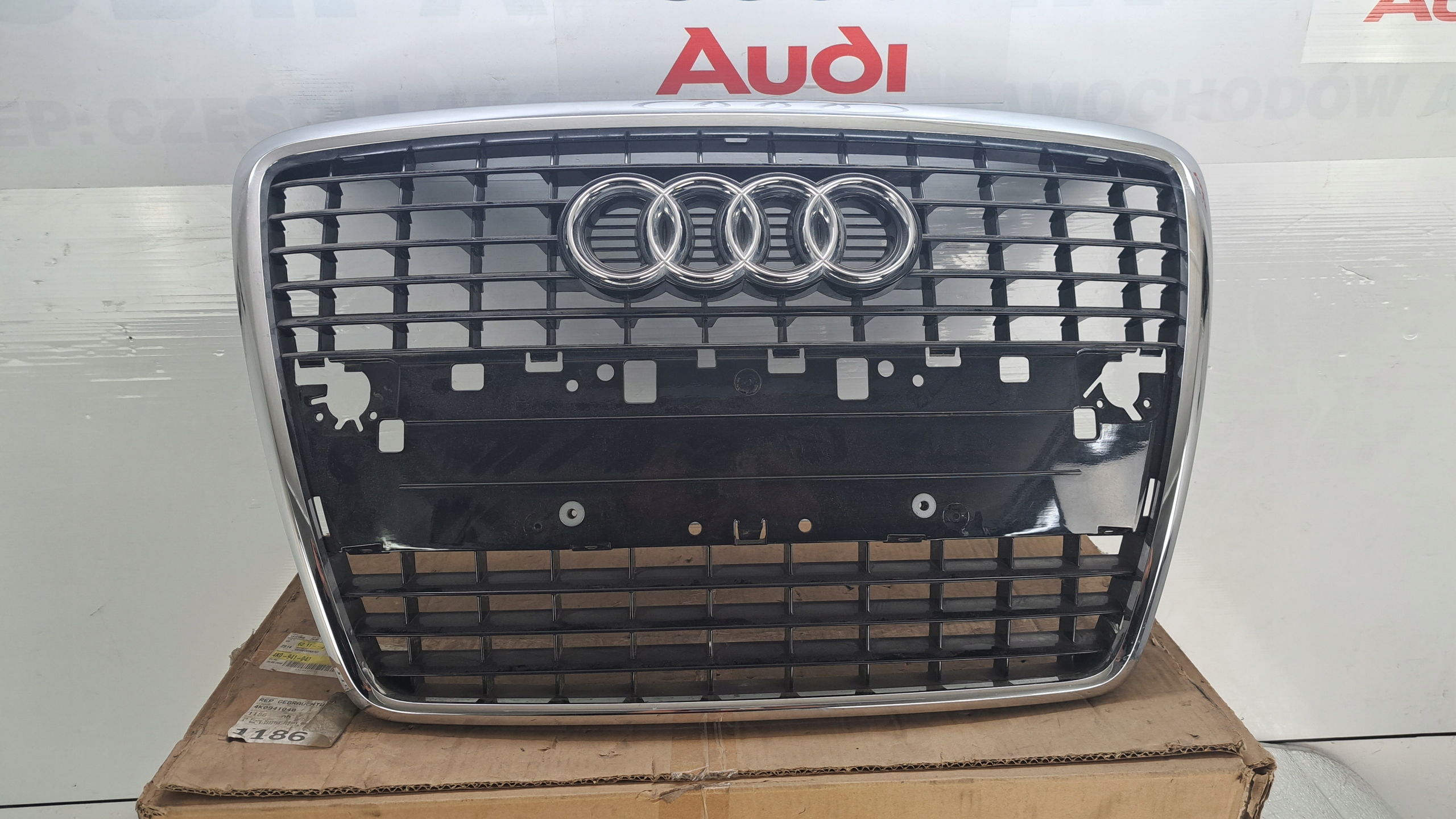 GRILL ATRAPA AUDI A8 D3 4E 4E0 2005 -2010 S-LINE LAKIEROWANY OE Numer katalogowy części 4e0853653ac