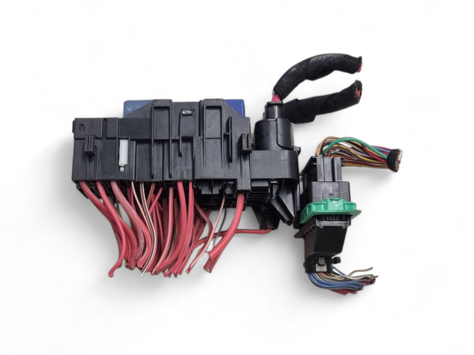 Module fusibles Renault Grand Scenic 3 2009 1801330-1