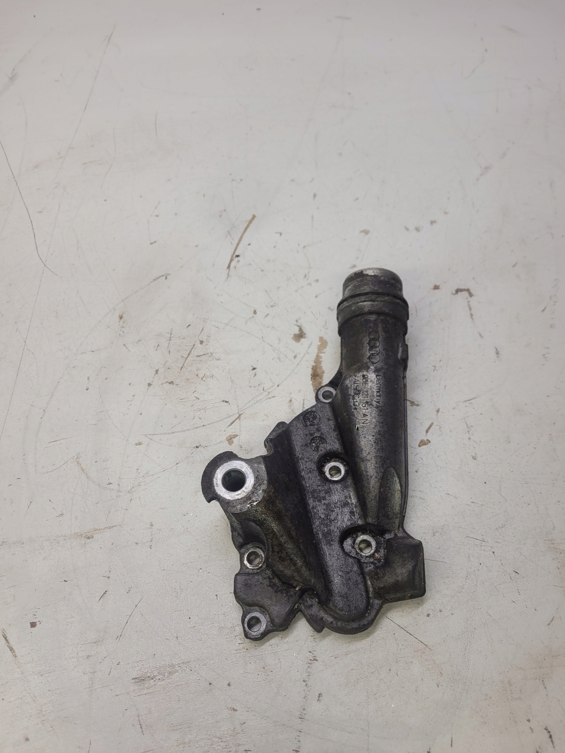 csomag TERMOSTATU AUDI S4 S5 A6 3.0 T 06E121161AN