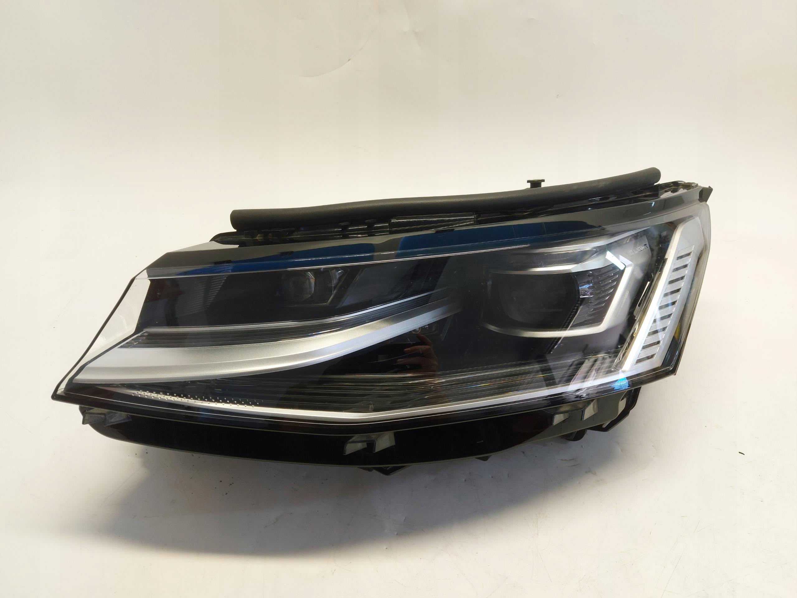 VW Multivan 7T0 T7 2023 light left front front RHD 7t2941081g