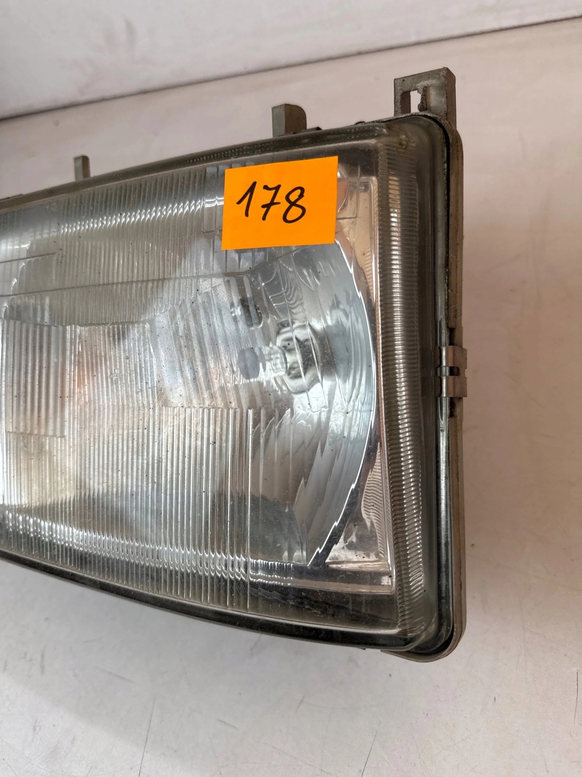 light front front right Mitsubishi Fuso UK Anglik