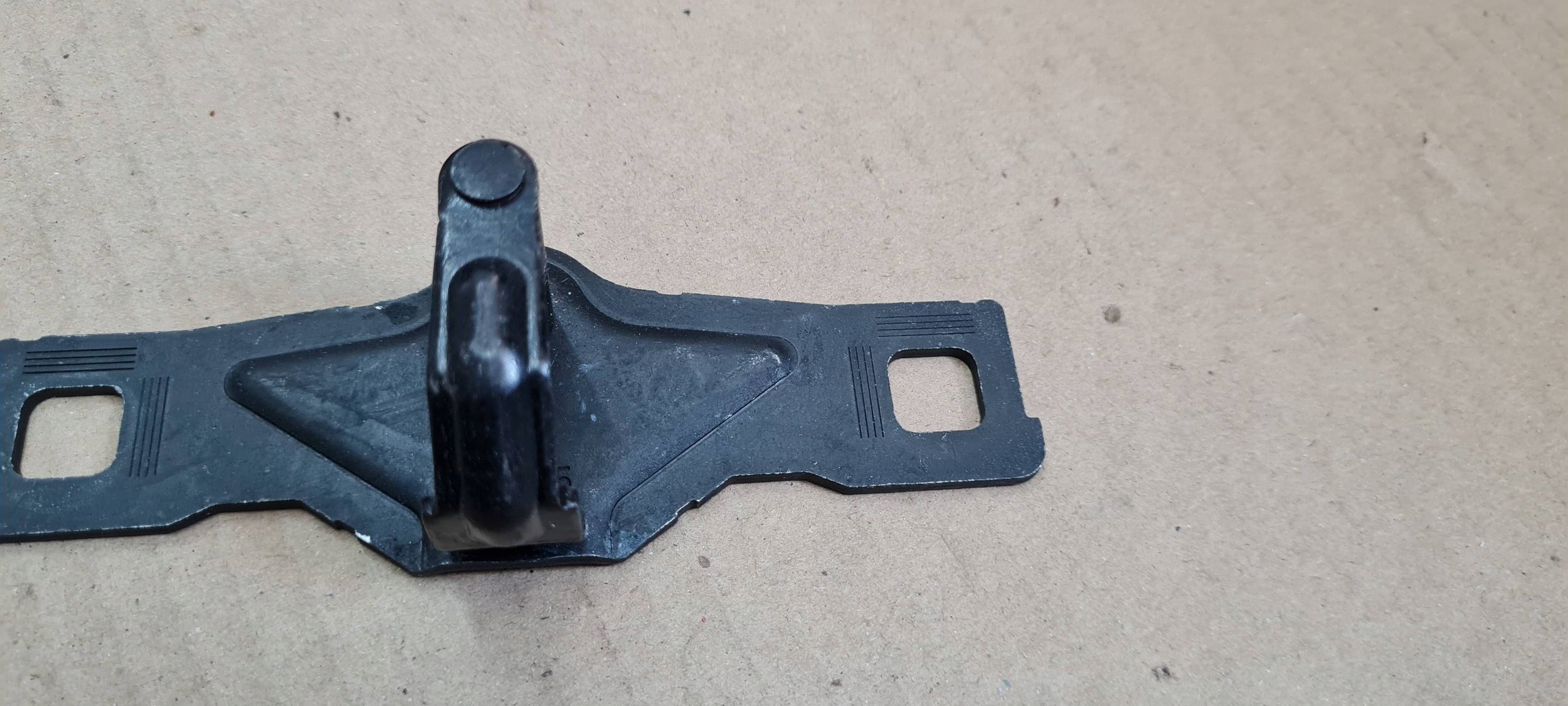 A4 B9 8W RYGIEL lock bonnet boot rear part 8W5827507 A5 8W