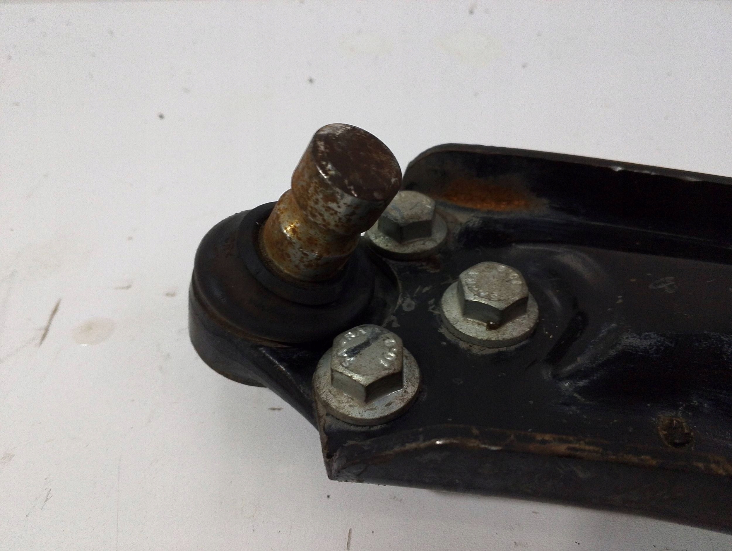 Renault Megane IV arm front left G4523R (Q543)
