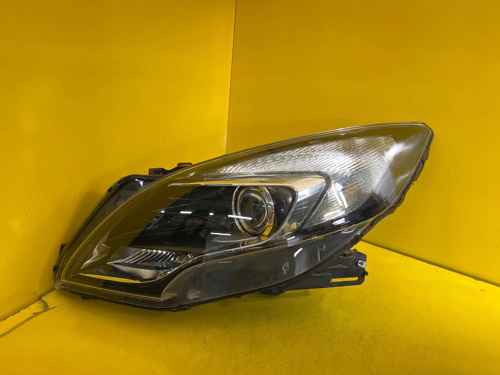 ФАРА ЛІВА OPEL ZAFIRA C TOURER 12-16 ЛІНЗА