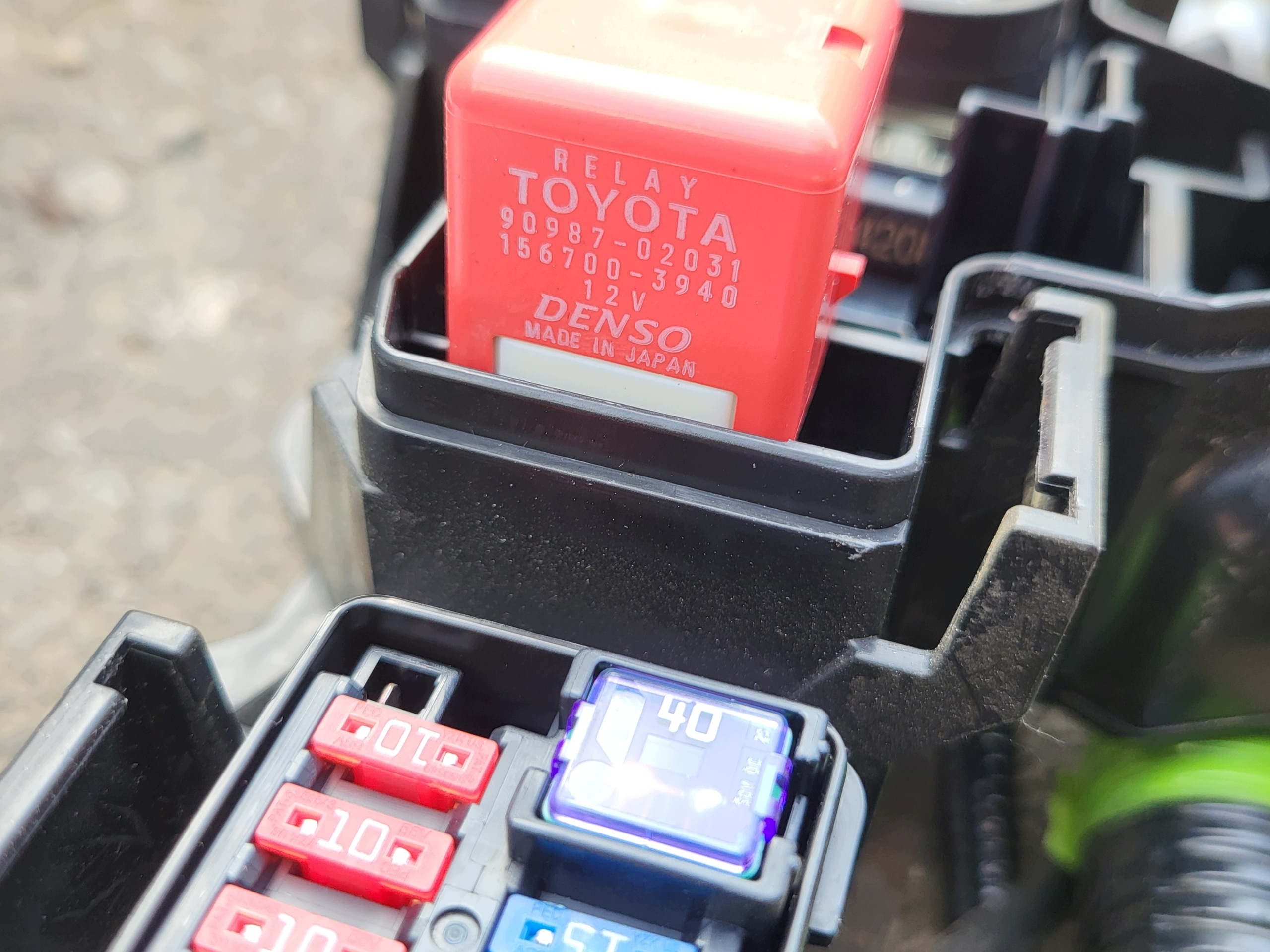 bundle wiring KOMORY of the engine terminal plus compartment BEZP. TOYOTA RAV4 V