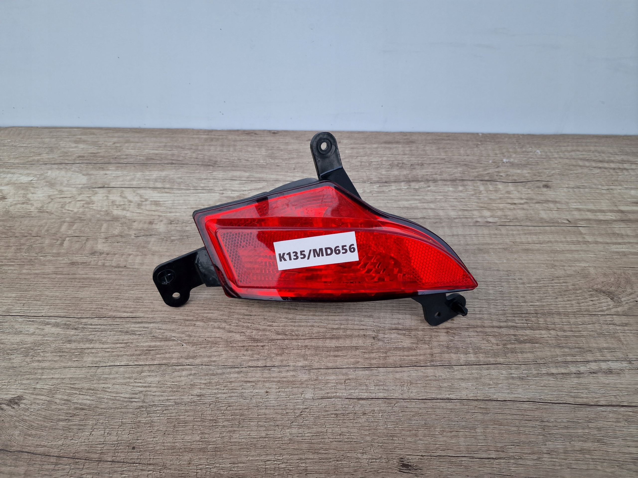 J9C3-15K273-A - JAGUAR E-PACE ЛЕВЫЙ БАМПЕР ПРОТИВОТУМАННАЯ ФАРА