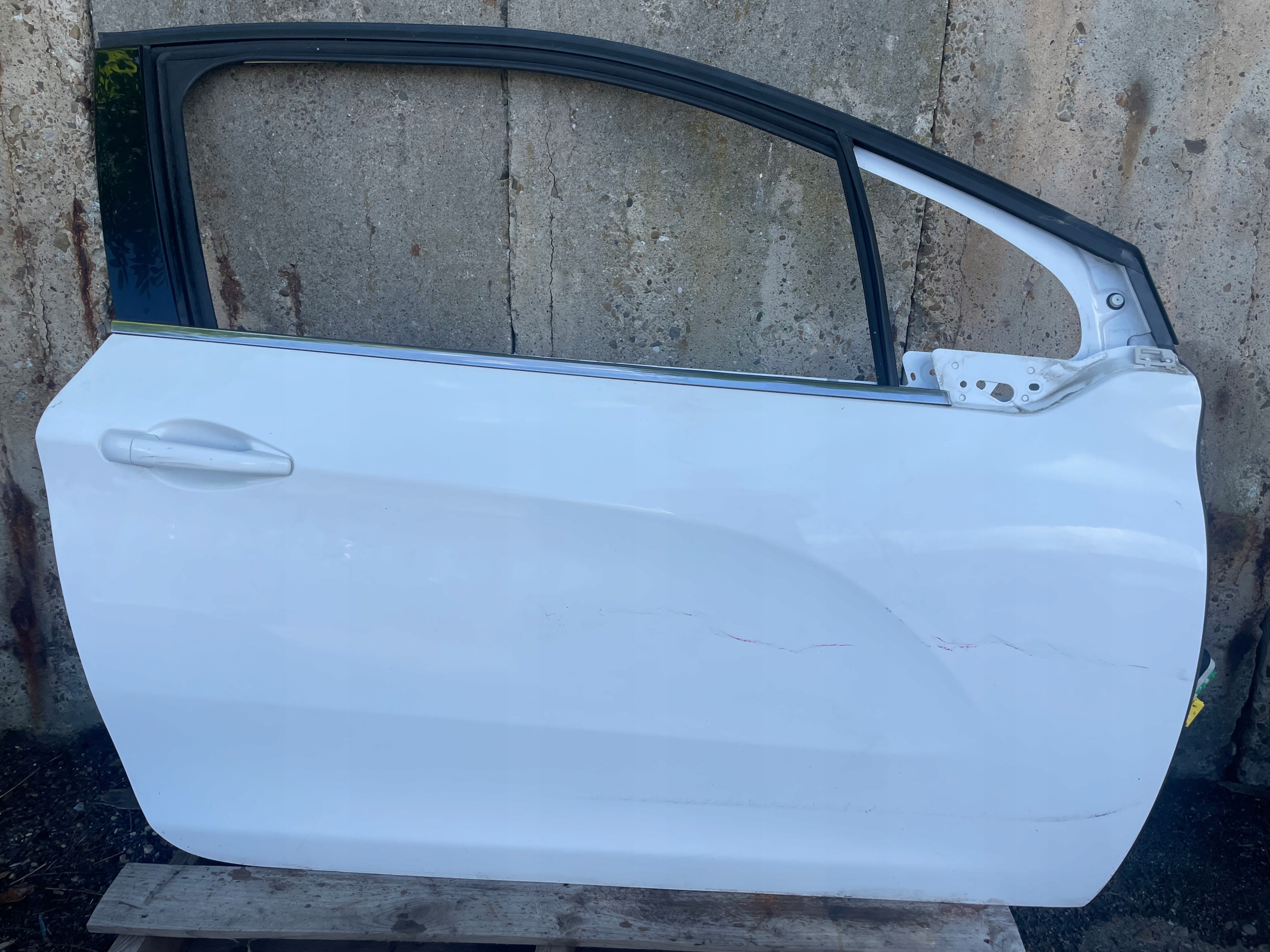 ДВЕРЬ PEUGEOT 208 ПРАВАЯ ПЕРЕДНЯЯ 3D