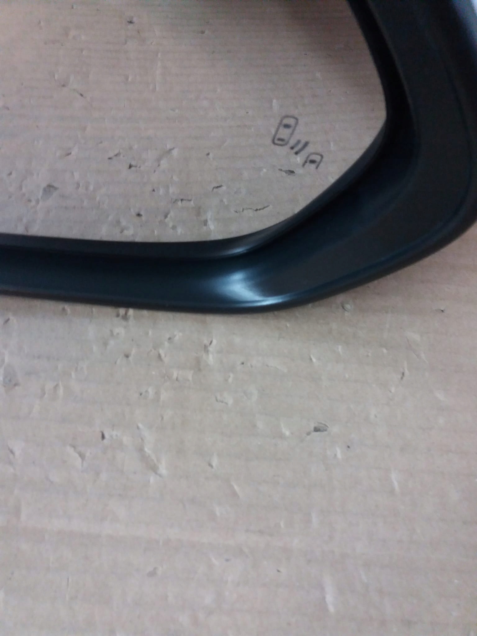 TOYOTA YARIS IV PRAWE SKŁADANE ASYSTENT 9 PIN EU Producent części Toyota OE