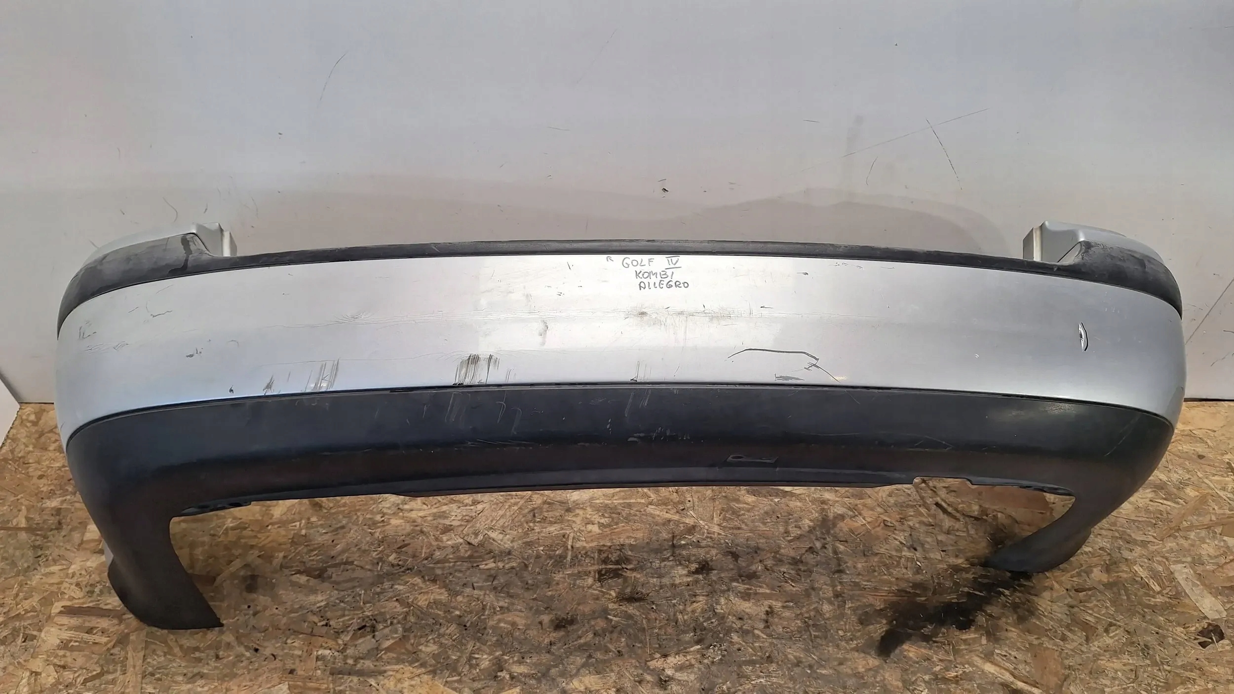 bumper rear part 1J9807421 Vw Golf IV Kombi 98