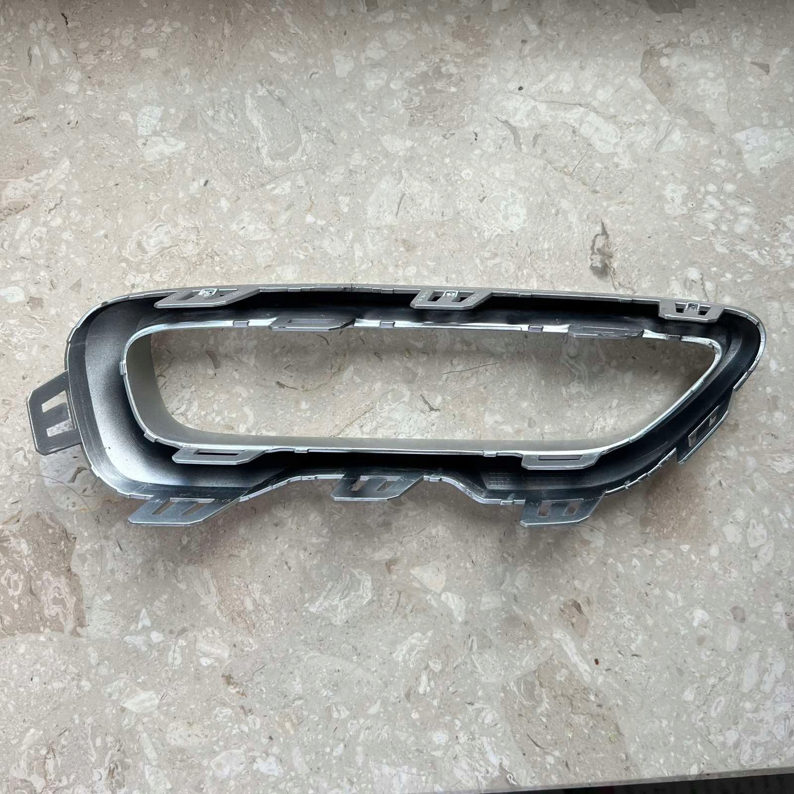 MG HS II 2024-> right chrome spoiler frame for exhaust pipe 11211938