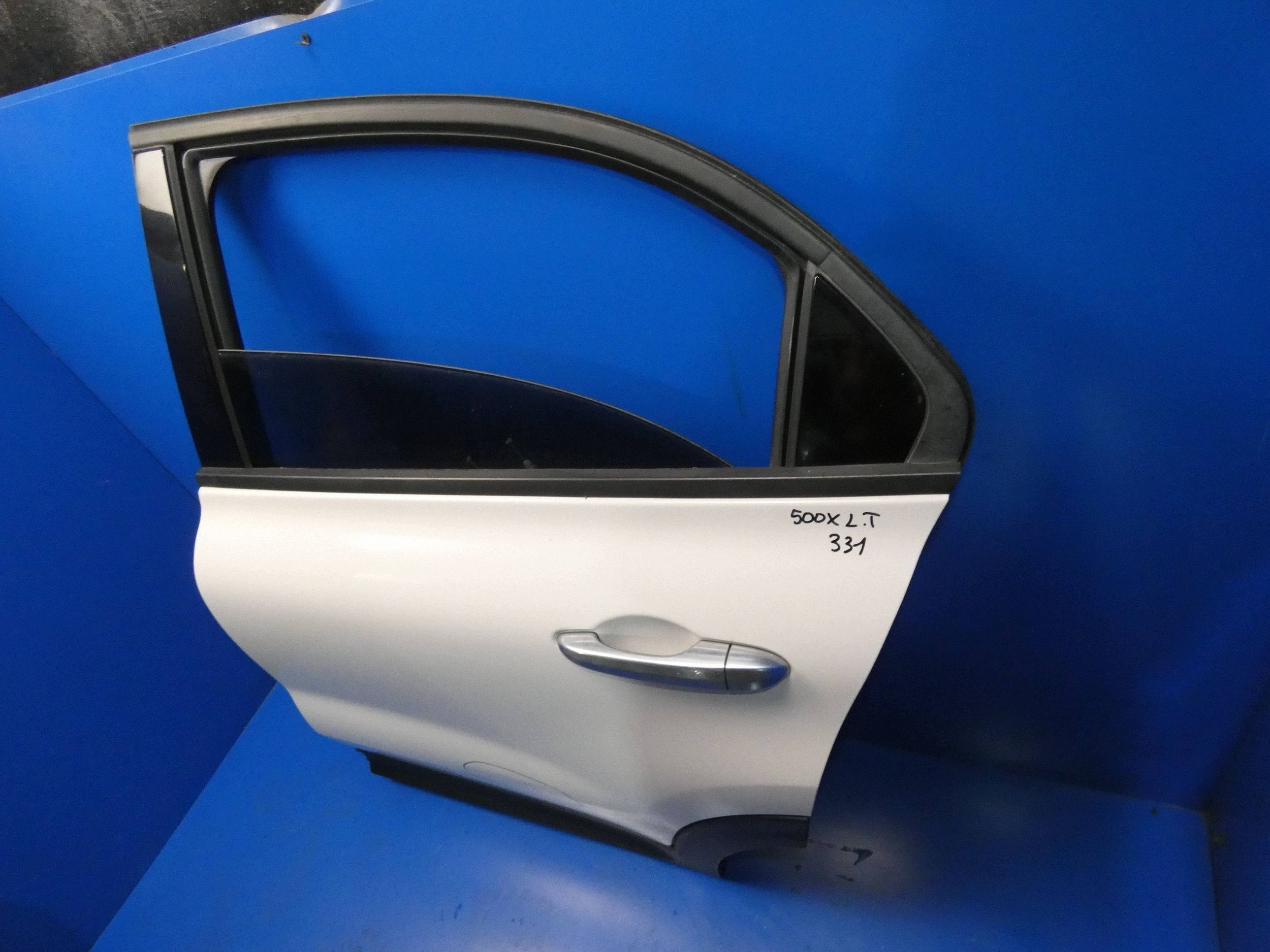 FIAT 500X door left rear part rear. complete colour 331