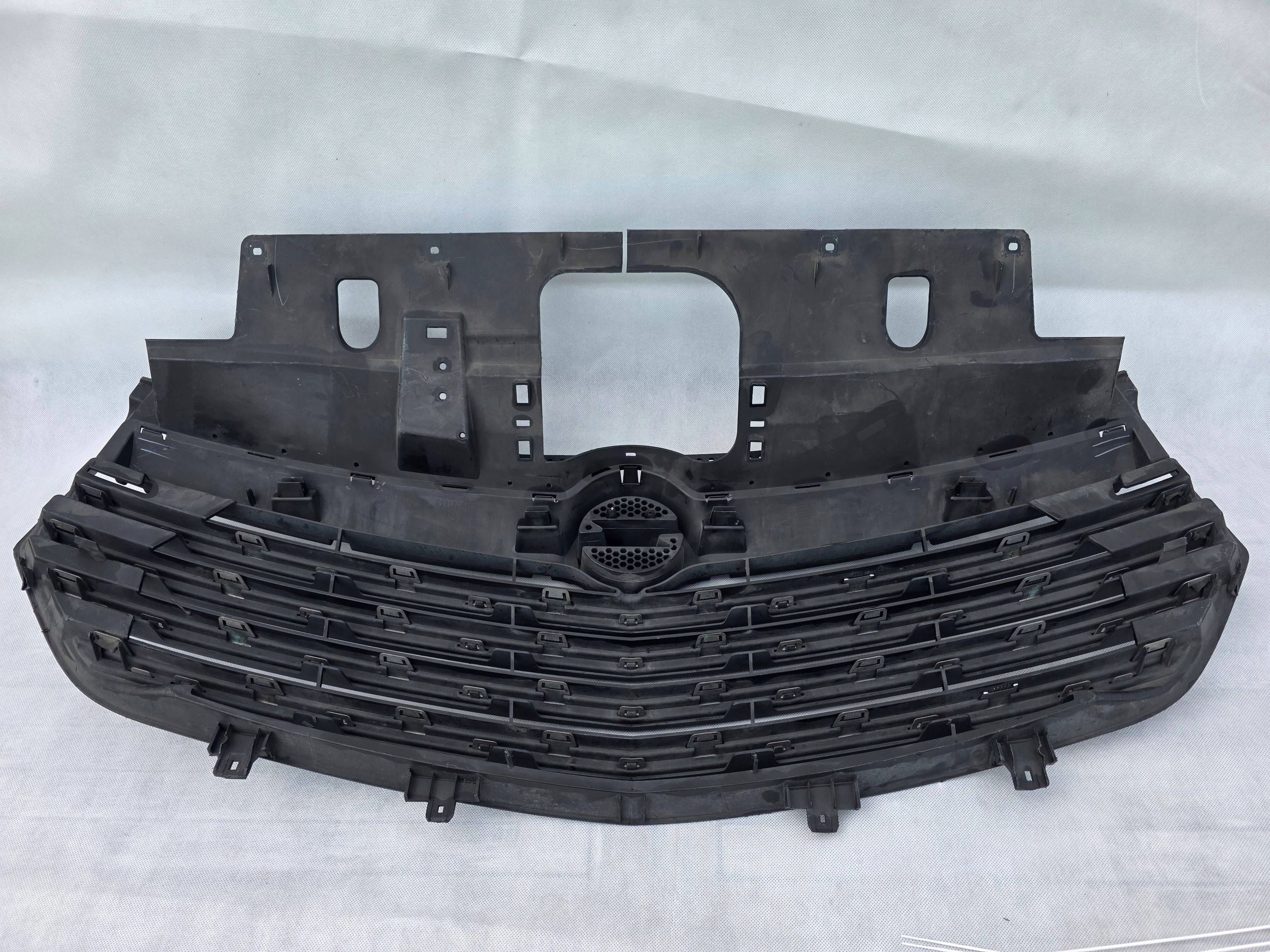 opel oe 623105615R решетка радиатора