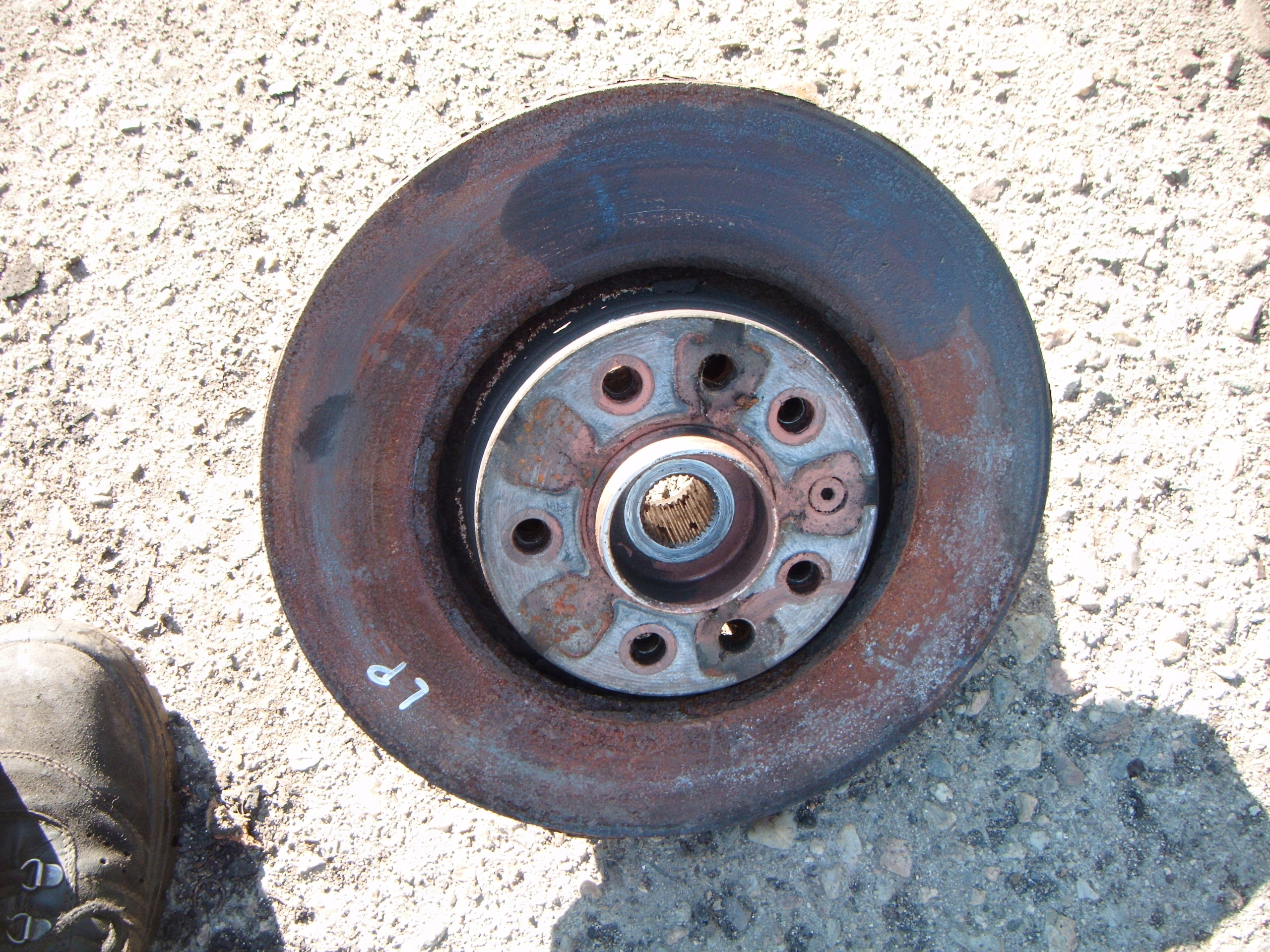 OPEL ZAFIRA B 1.9 CDTI ZWROTNICA PIASTA LEWY PRZÓD