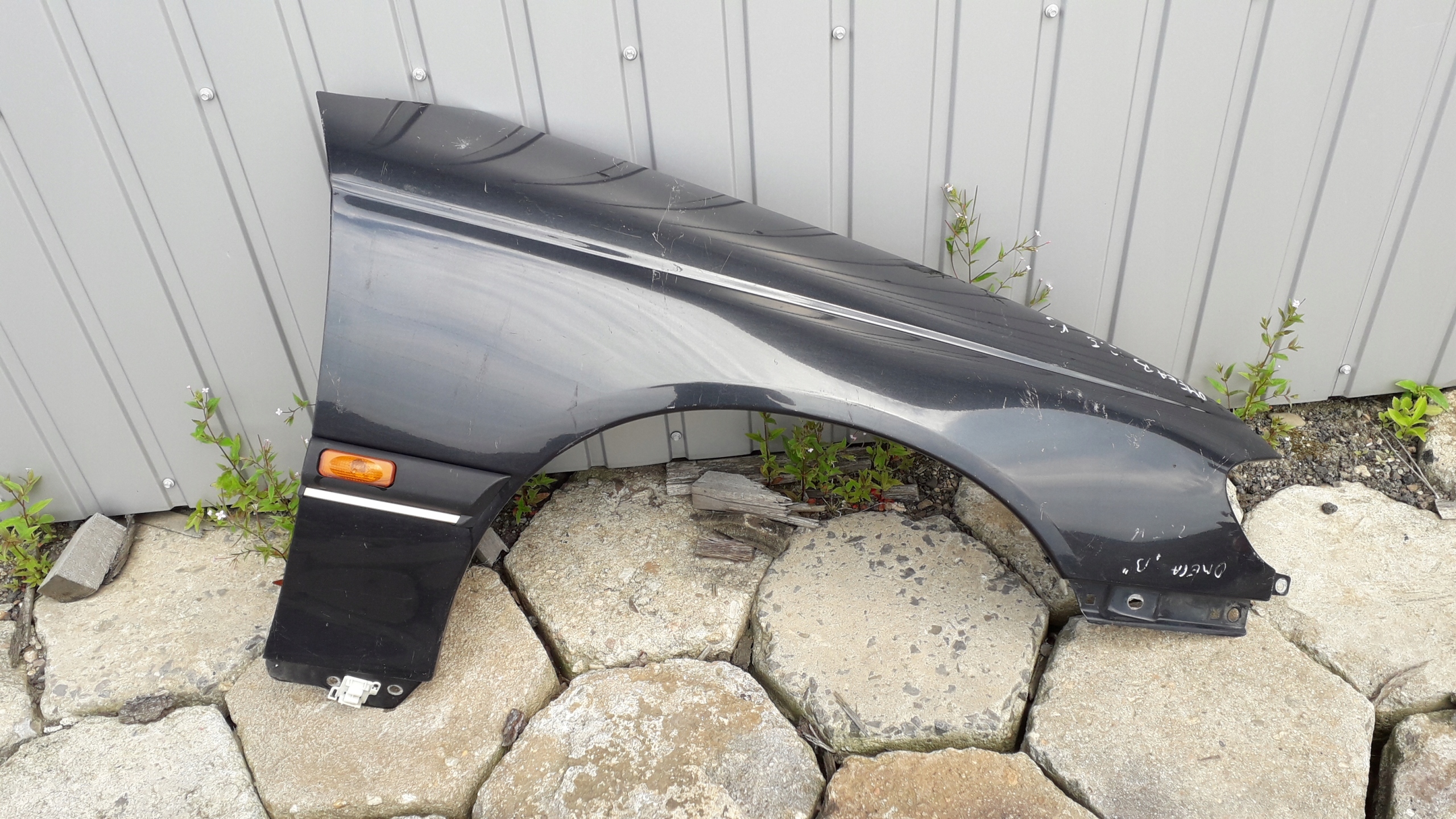 OPEL OMEGA B 94-99 BŁOTNIK PRAWY PRZEDNI