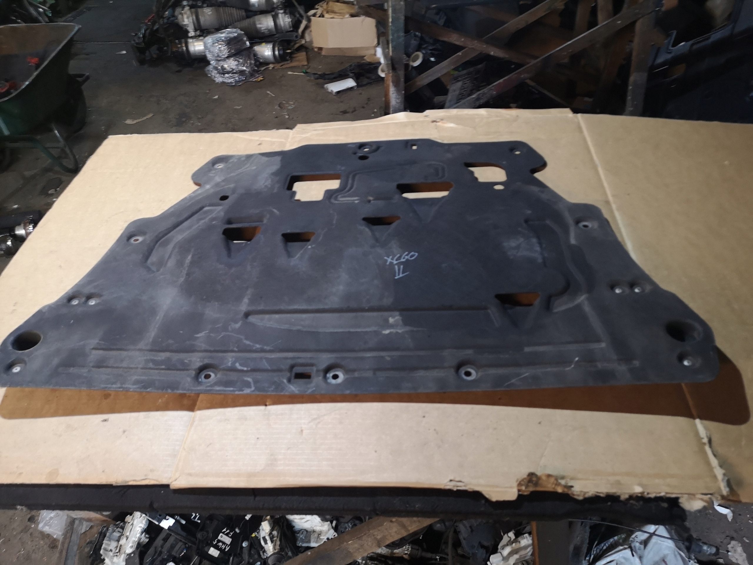 НАКЛАДКА ПІД ДВИГУН VOLVO XC60 II 2017-