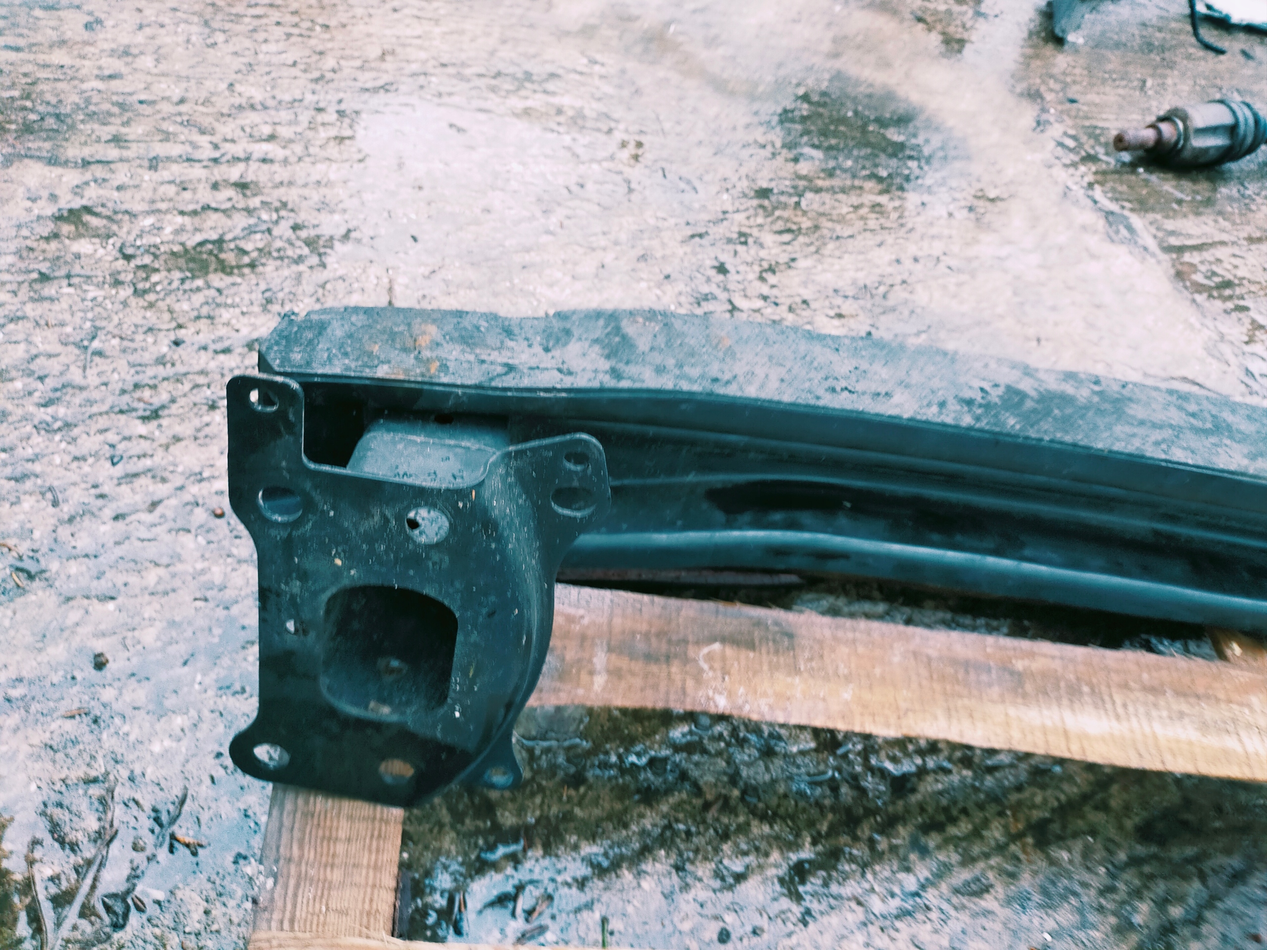 sider below bumper front front VW TOURAN and 1T0807109B